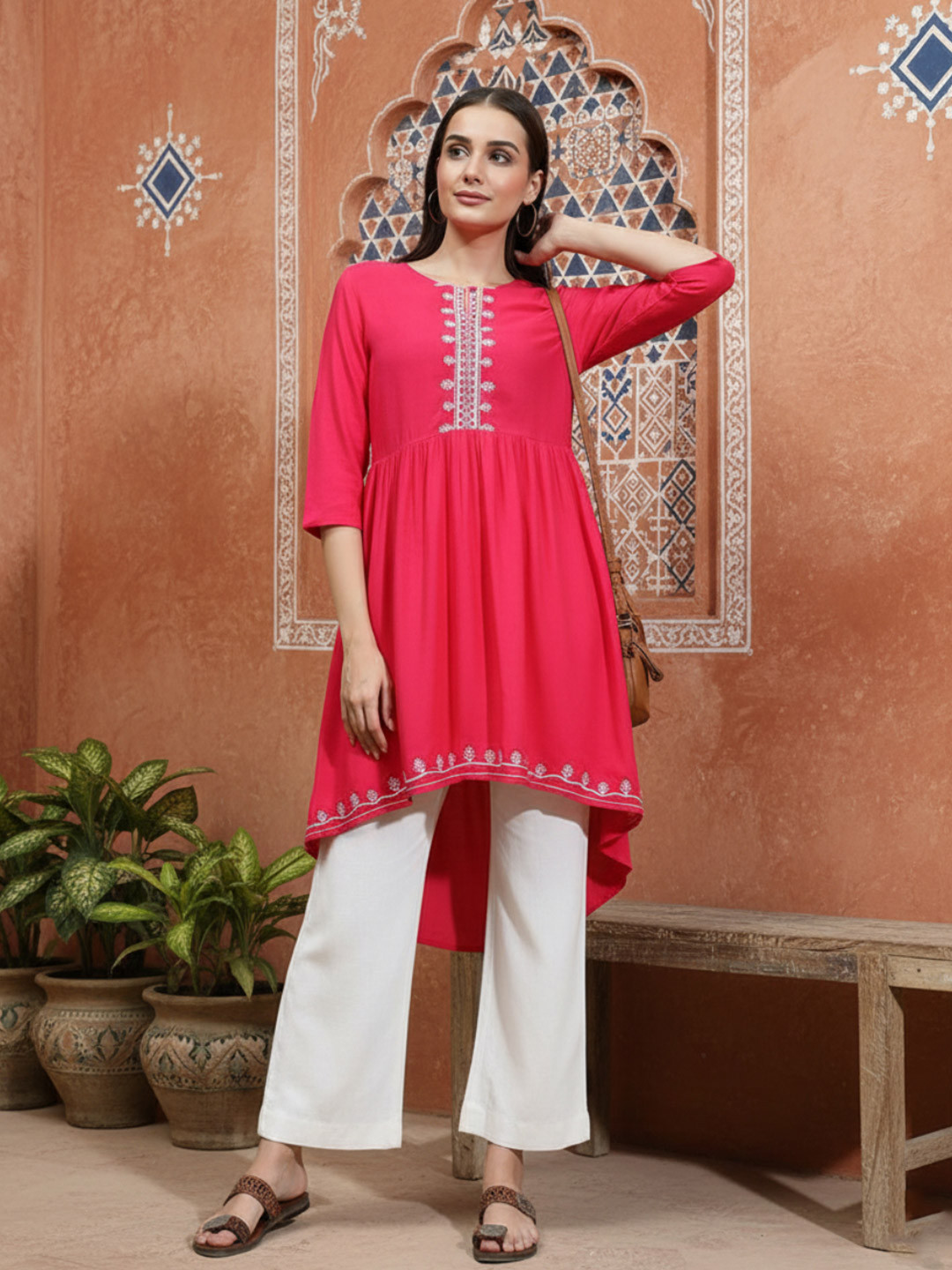 Oxolloxo Round Neck With Embroidery Detail And Short Sleeves High-Low Style Tunic