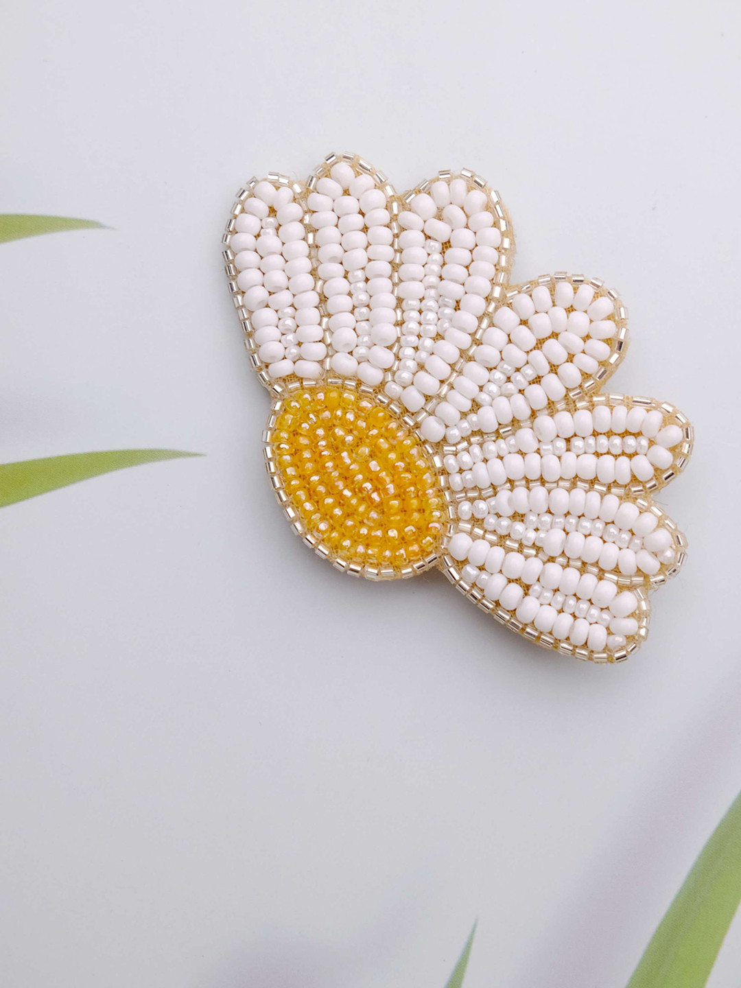 Abeo Unisex Artificial Stones Studded And Beaded Daisy Minimal Brooch