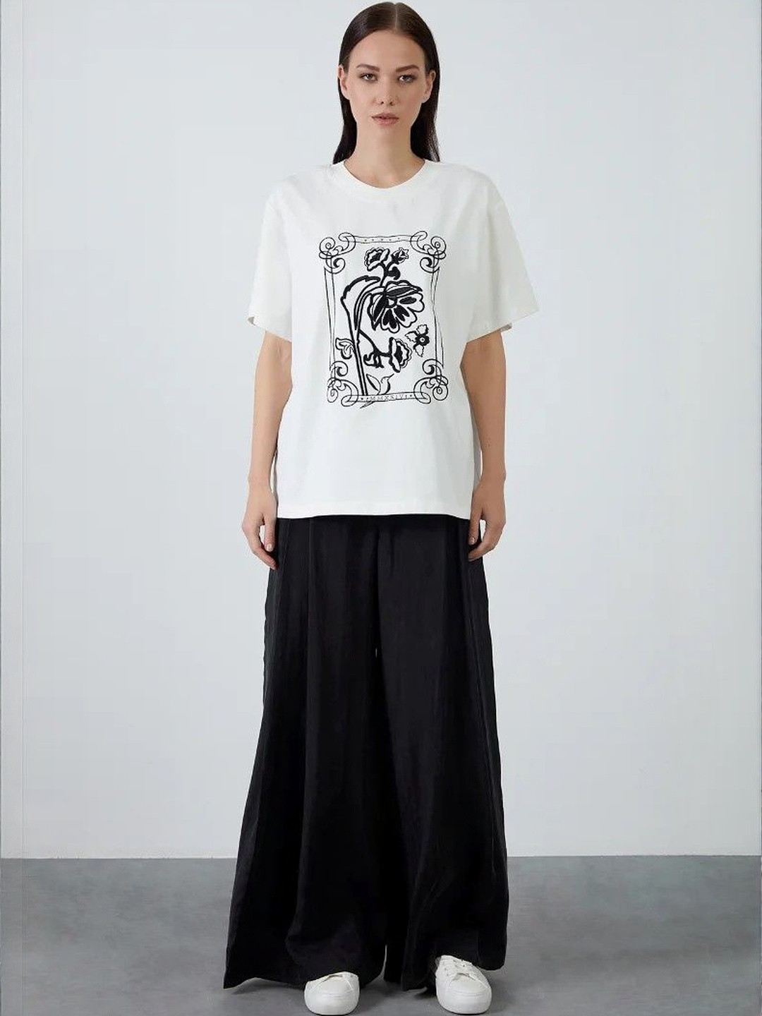 LERIYA FASHION Women Graphic Printed Drop-Shoulder Sleeves Cotton T-shirt