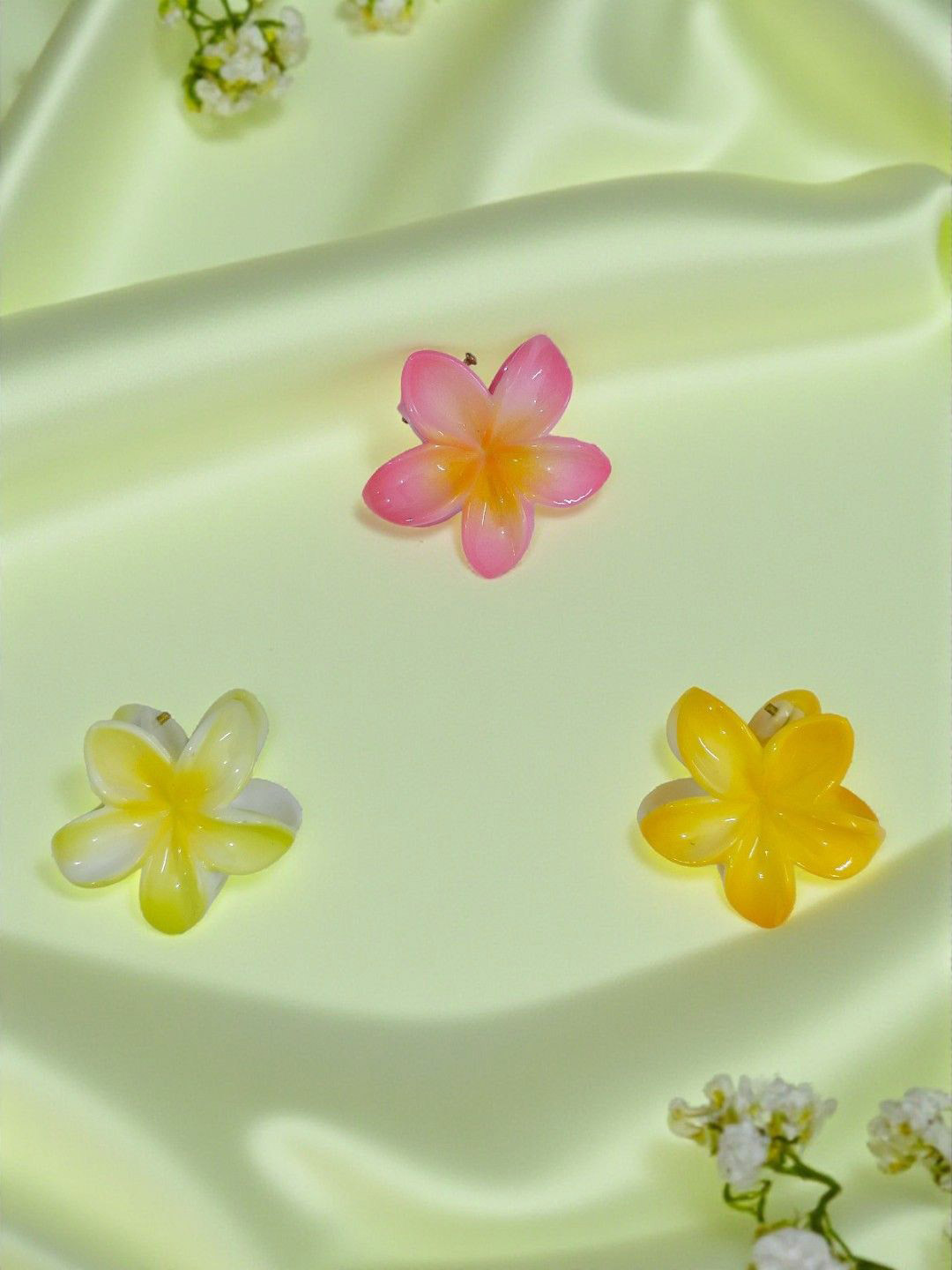 AccessHer Women Set of 3 Colorful Lily Flower Hair Claw Clip