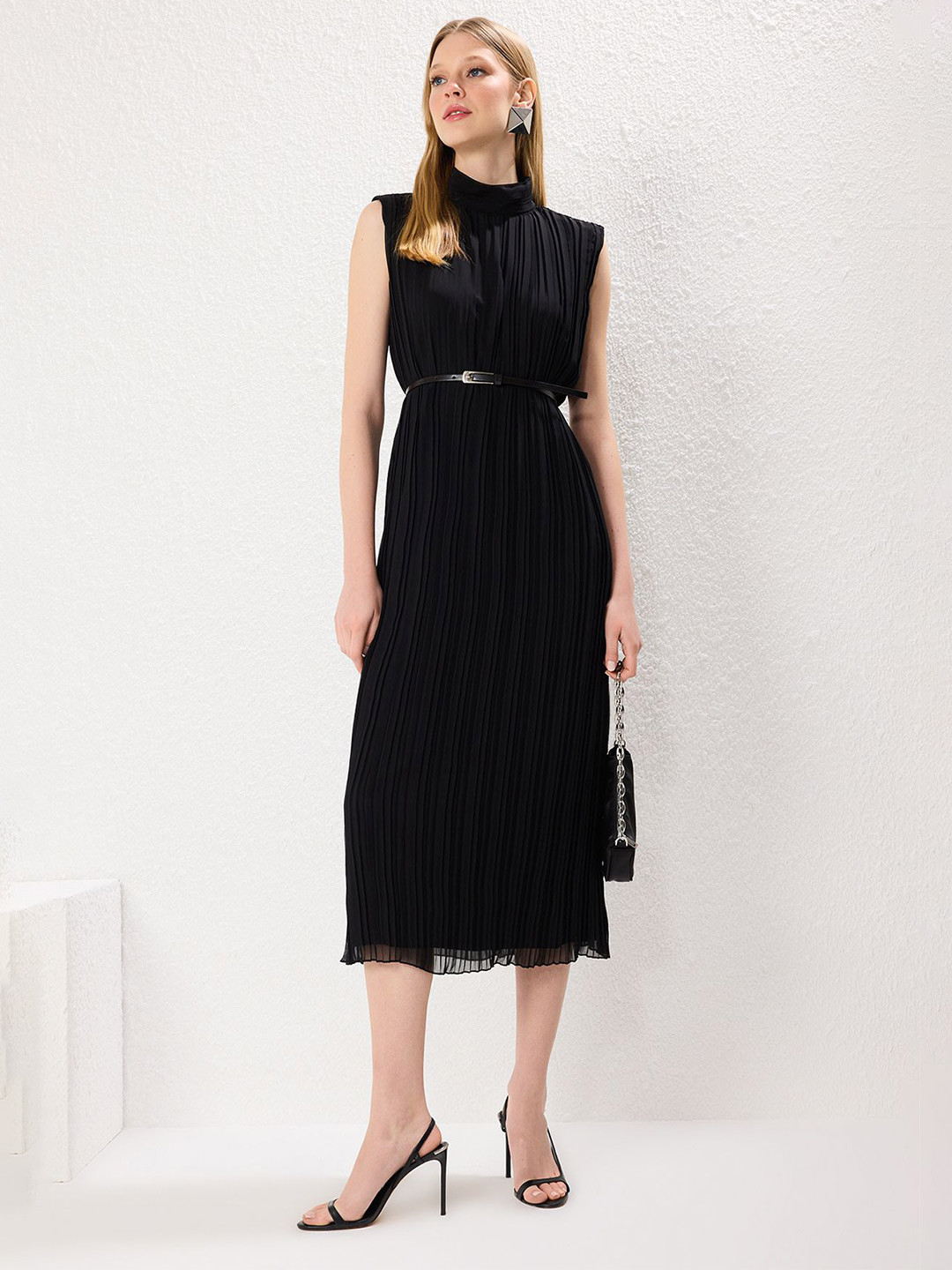 Trendyol Women Self Design High Neck Belted A-Line Midi Dresses