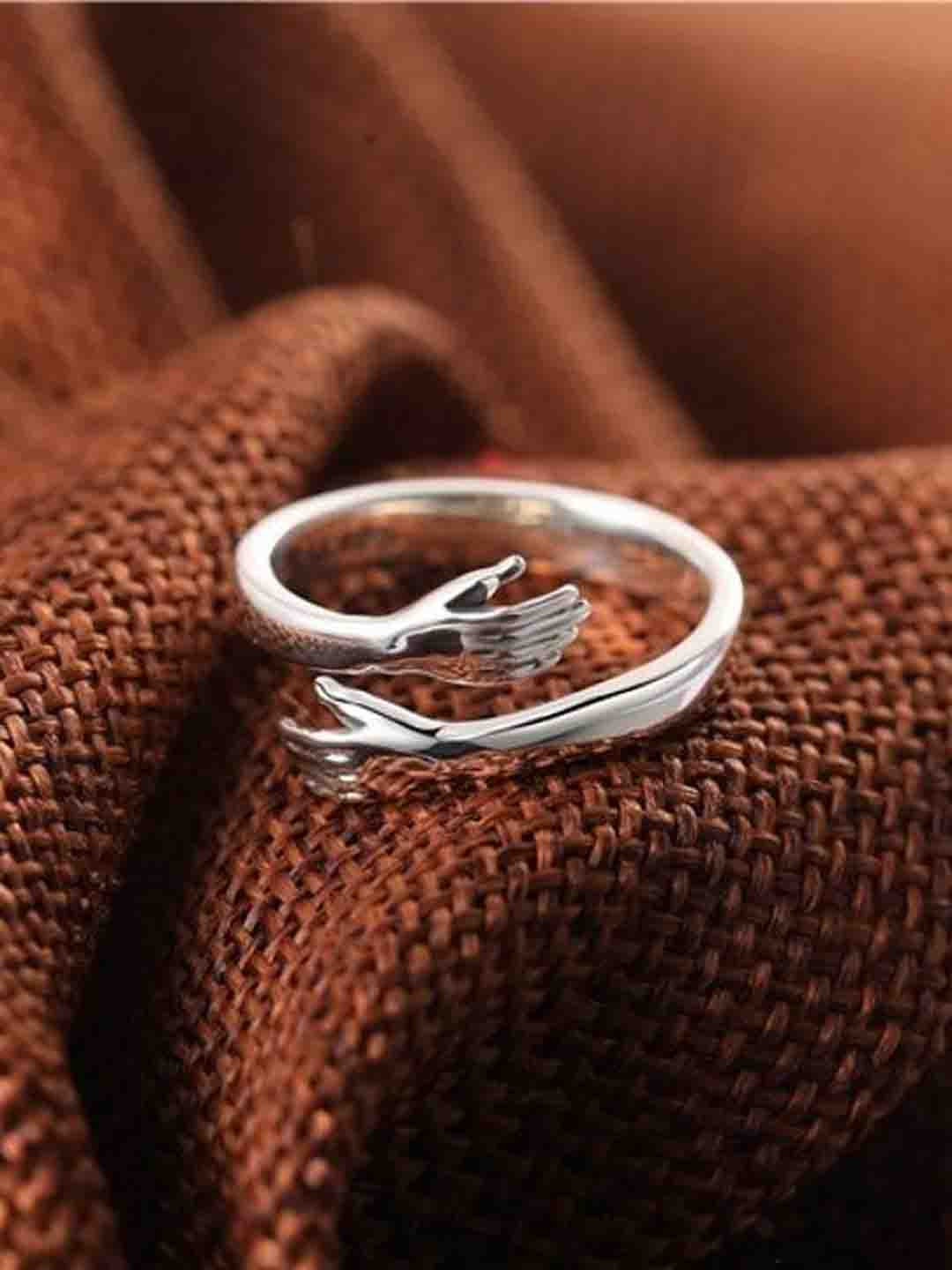 Teeragaj Adjustable Hug Flinger Ring