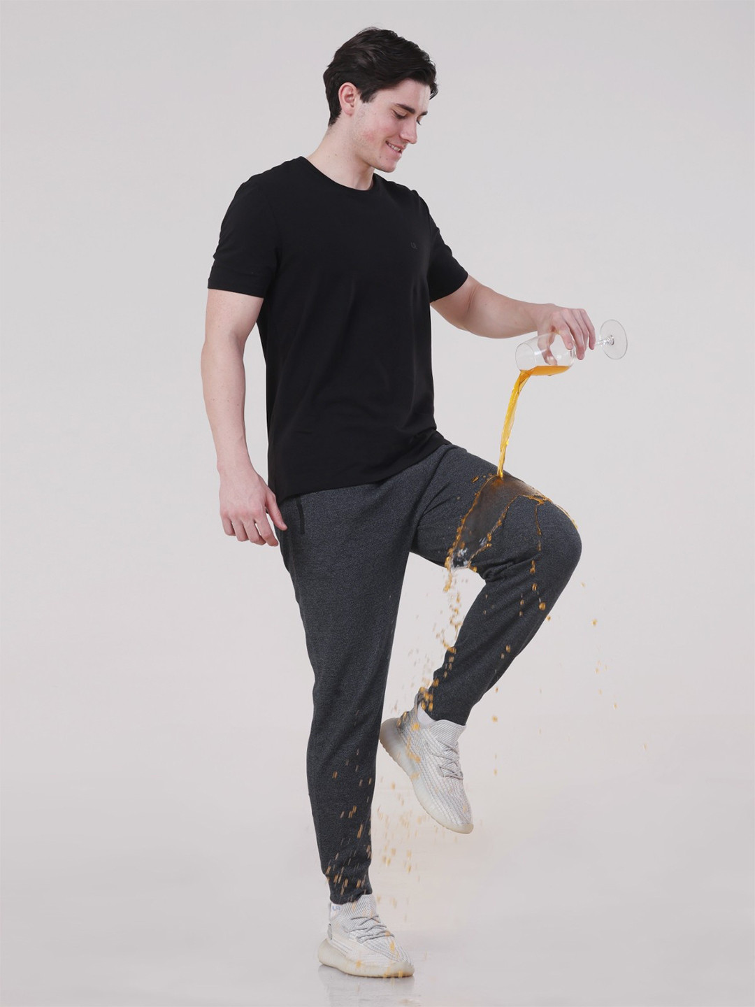 TURMS Men Anti-Stain Anti-Odor Water Repellent Trackpant