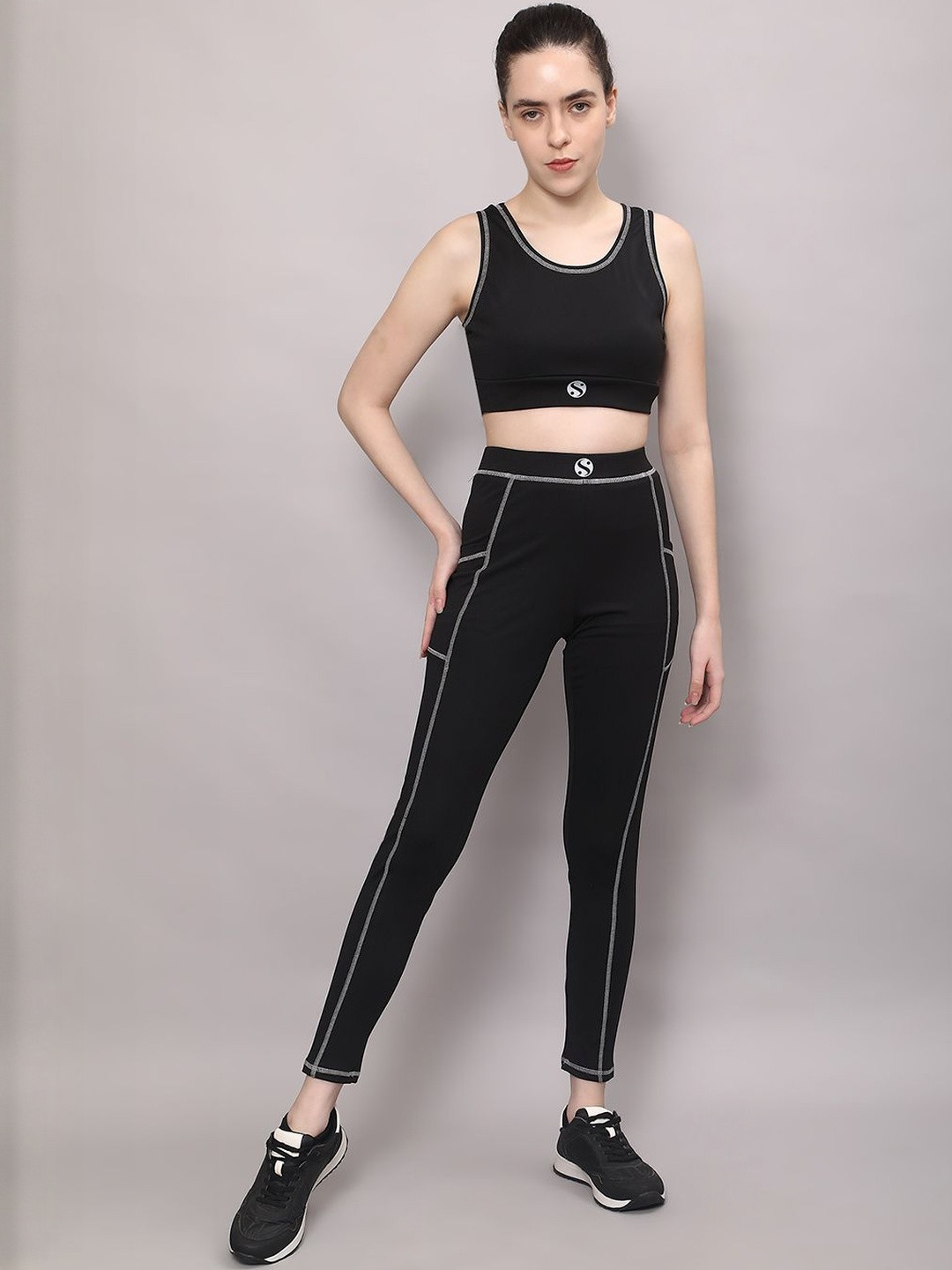 SAKARMAA Women Round Neck Sleeveless Sporty Bra & Tights Tracksuits