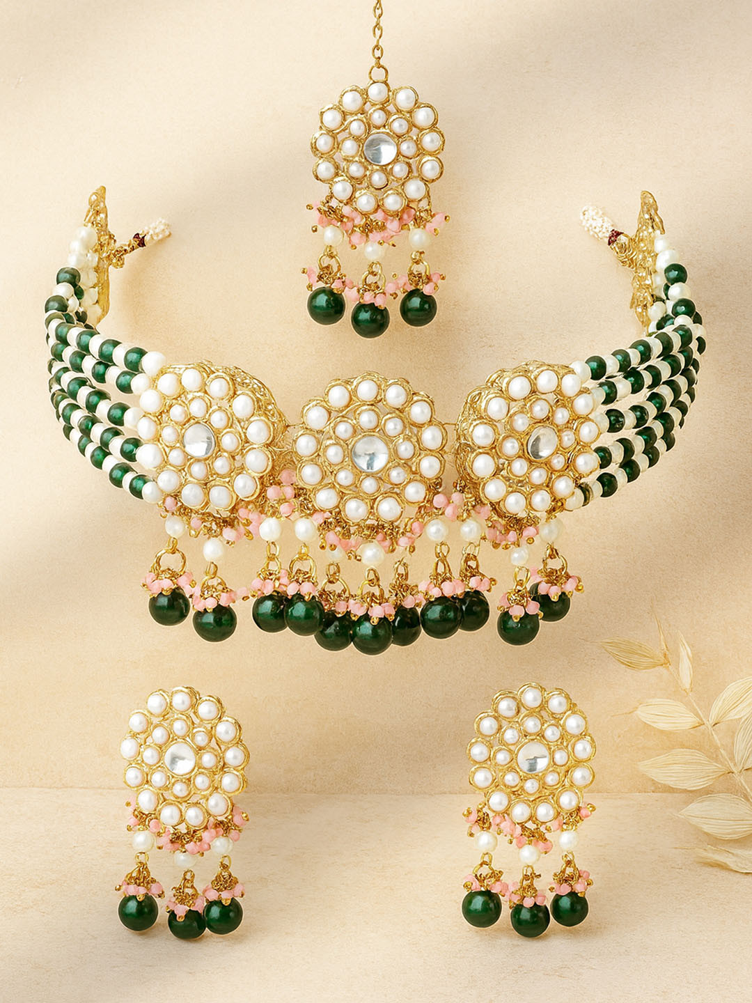 KARATCART White Gold-Plated Kundan-Studded & Beaded Choker Jewellery Set