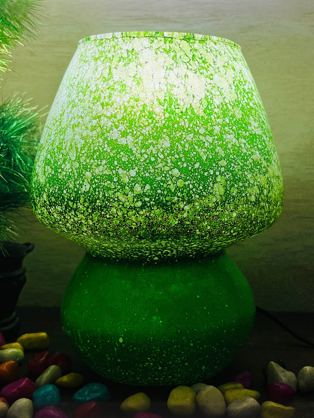 DIWAM HANDICRAFTS Green & White Glass Textured Abstract Shaped Table Lamp