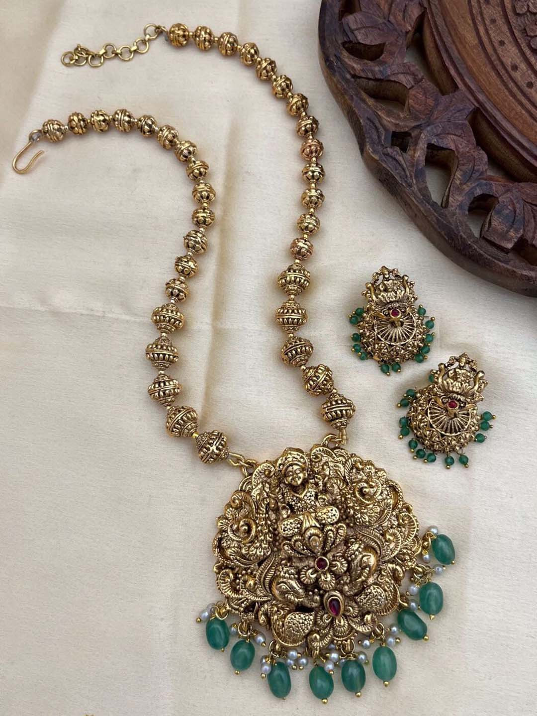 Angels Shopping hub Gold-Plated Stones-Studded & Beaded Jewellery Set