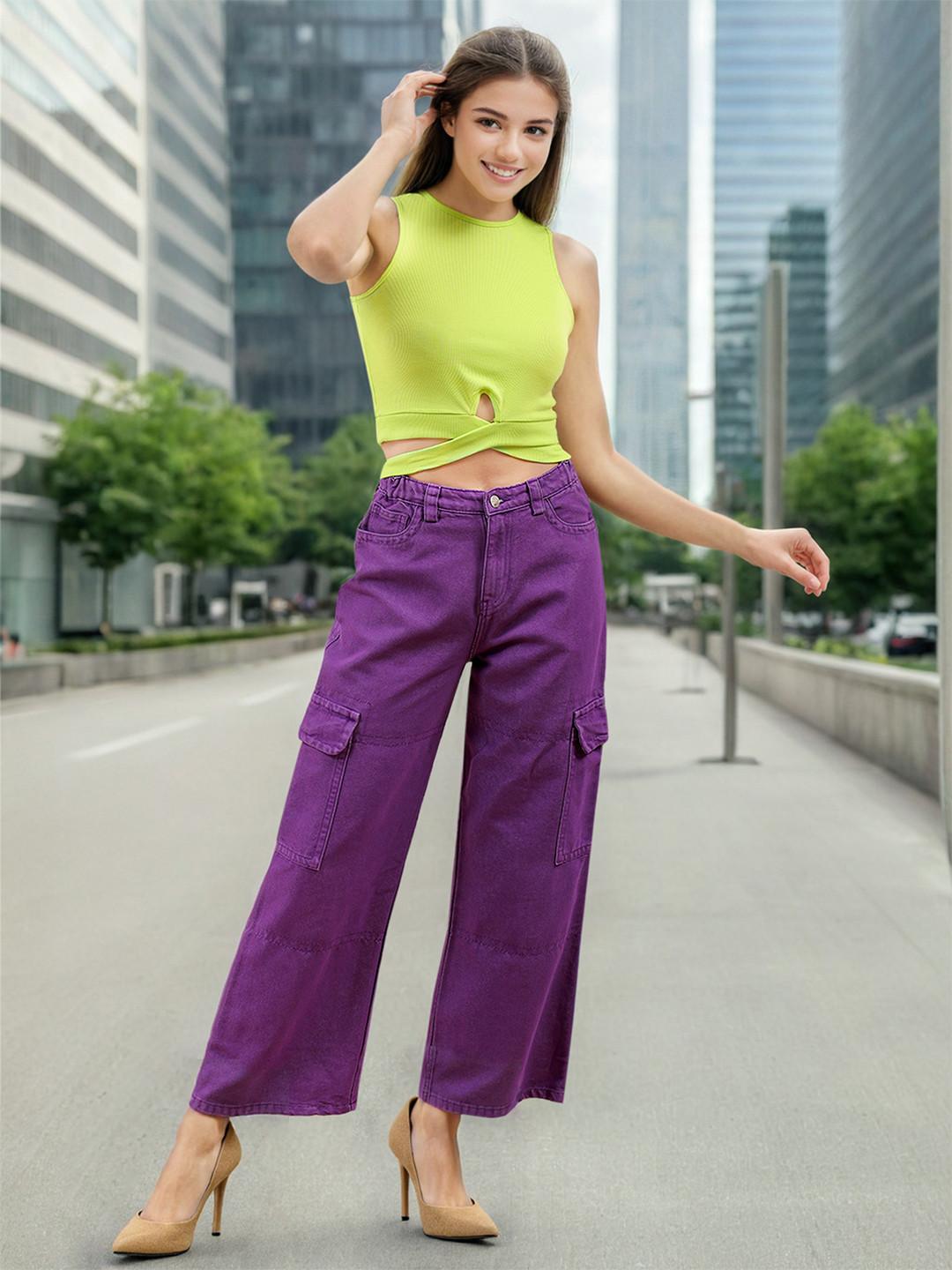 Freehand by The Indian Garage Green Fitted Solid Round Neck Crop Top
