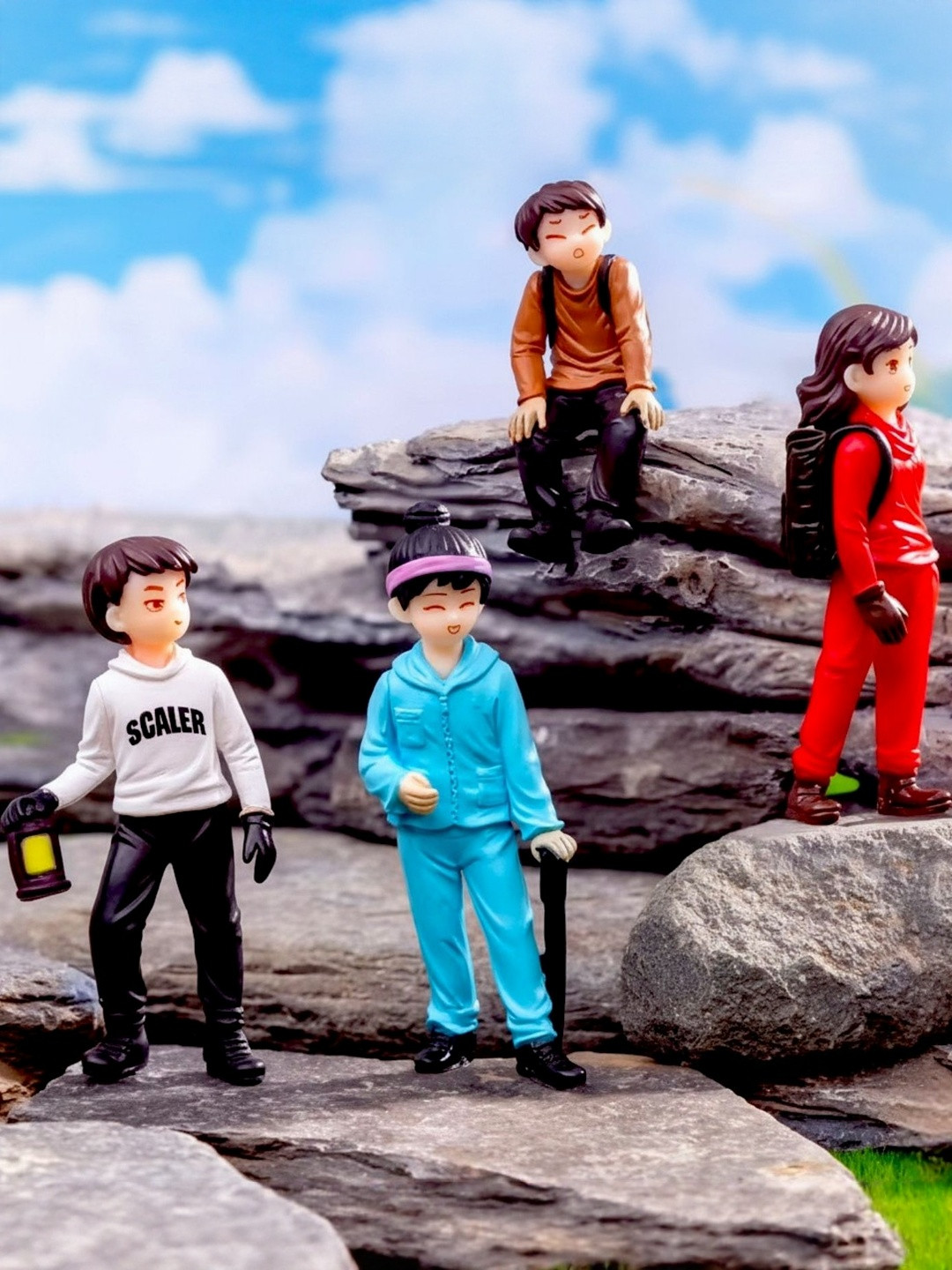 Ascension Blue Glossy Living Room 4 Pieces Medium Hiking Showpieces