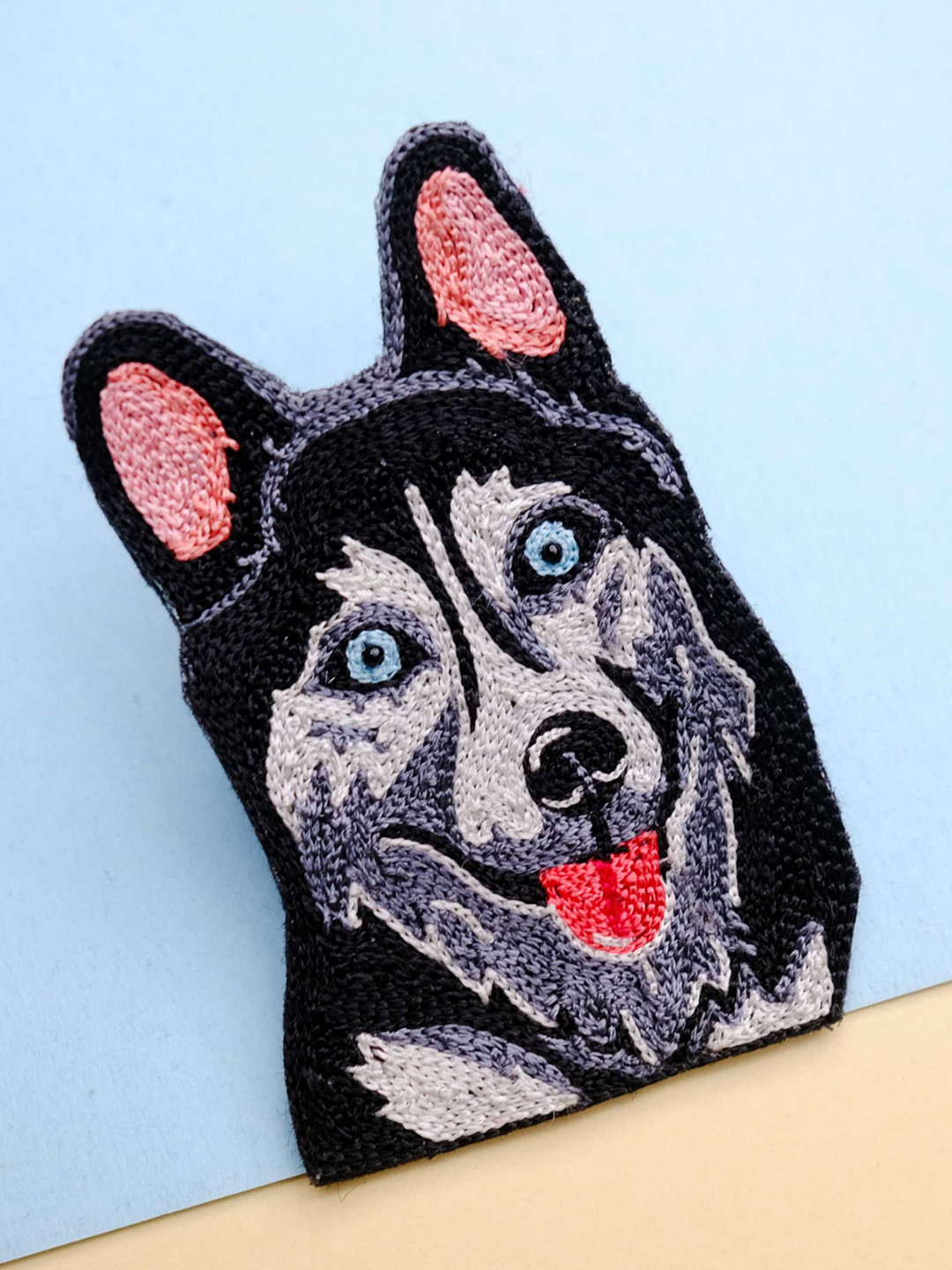 Abeo Unisex Non-Silver Husky Minimal Brooch