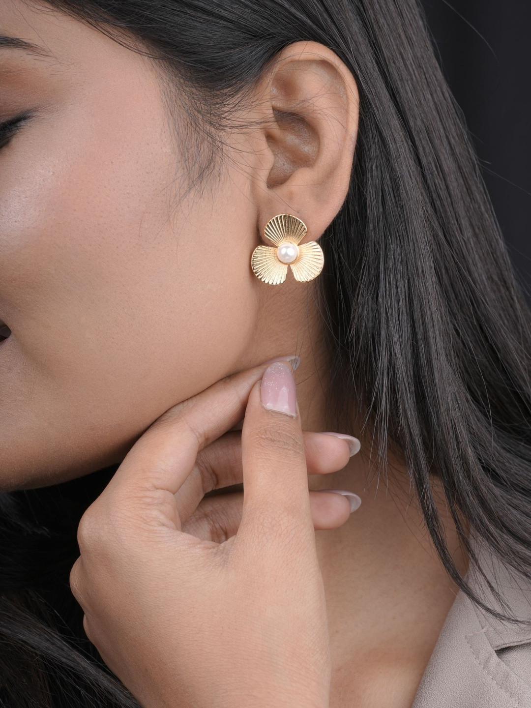 JKL Jewelry Stainless Steel Gold Plated Artificial Stone Studded Floral Anti Turnish Studs