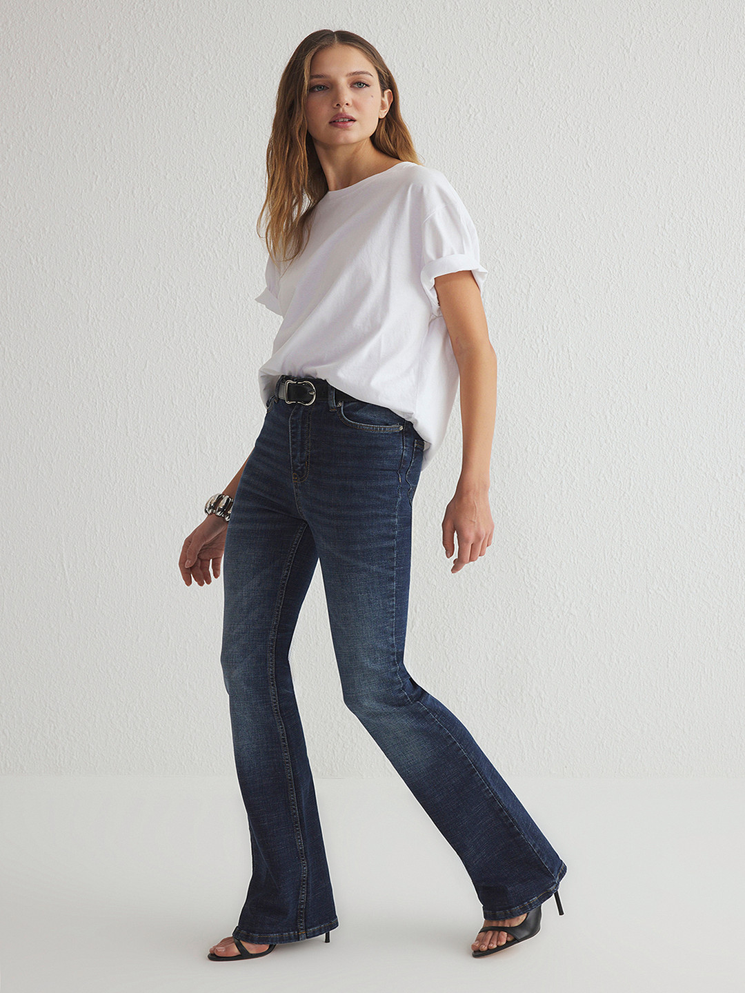 Trendyol Women Mid-Rise Light Fade Jeans