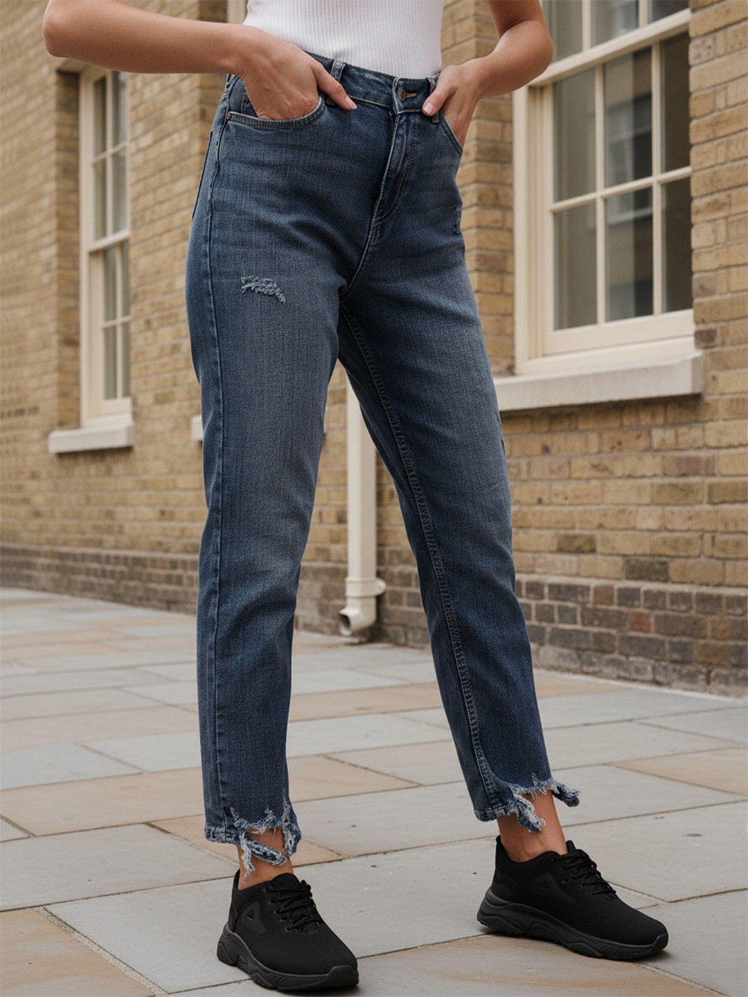 Freehand by The Indian Garage Co Women Straight Fit Low Distress Heavy Fade Pure Cotton Jeans