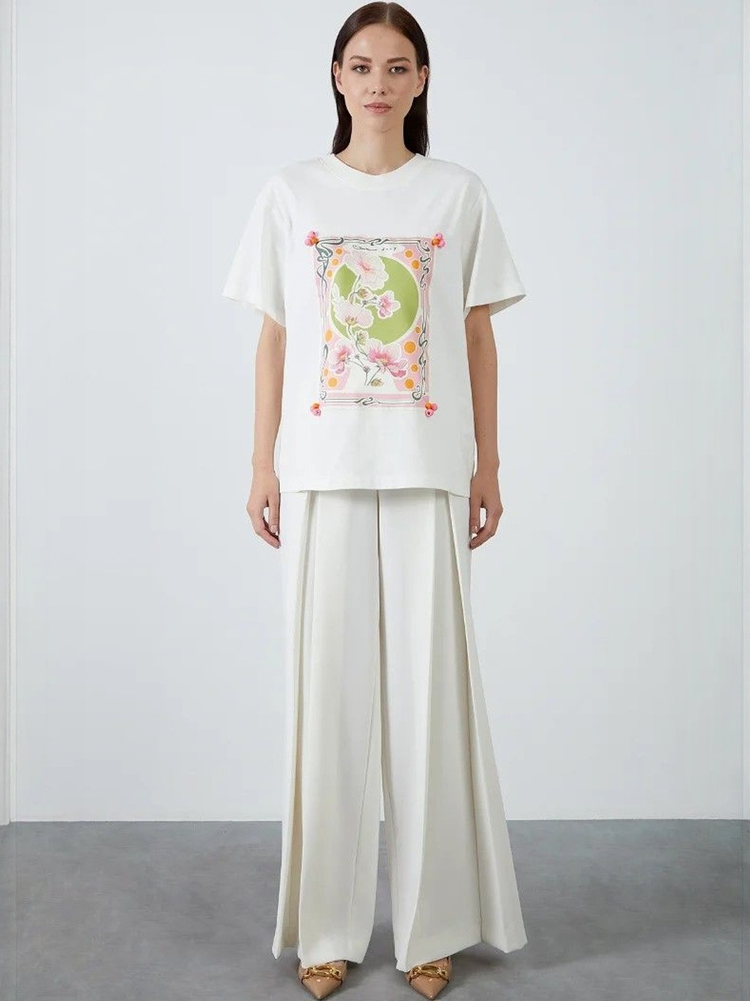 LERIYA FASHION Women Graphic Printed Regular Fit Round Neck Short Sleeves T-shirt