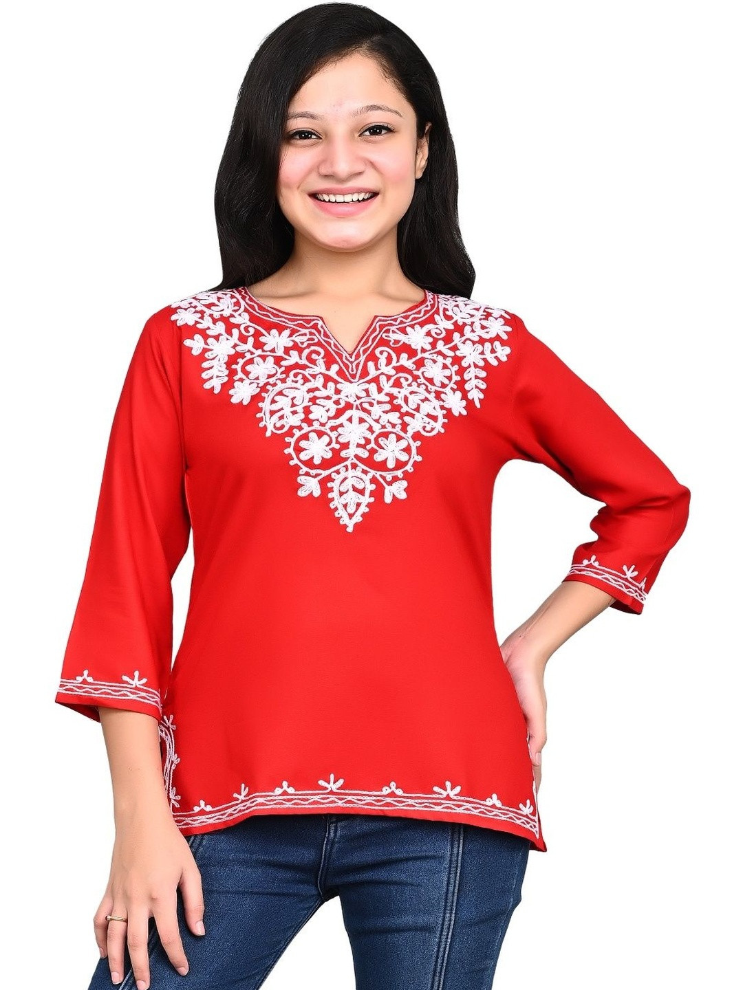 Naida Girls Ethnic Motifs Embroidered V-Neck Chikankari Kurti