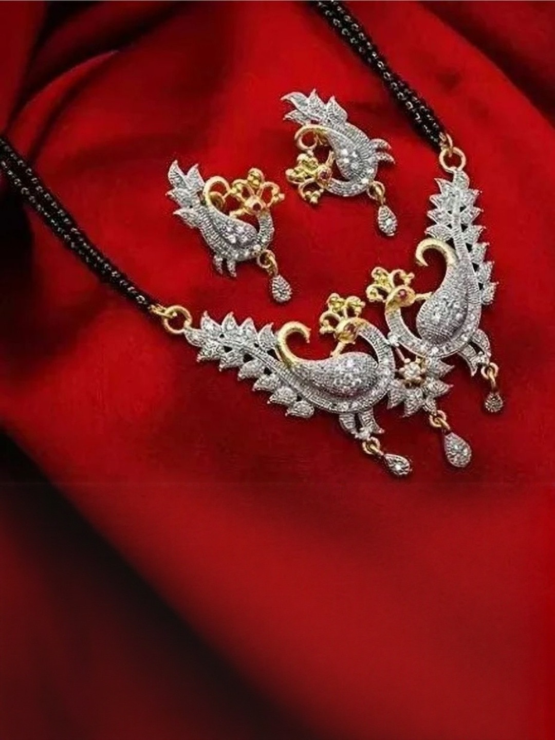 arjun navratn Stone-Studded Mangalsutra With Earrings