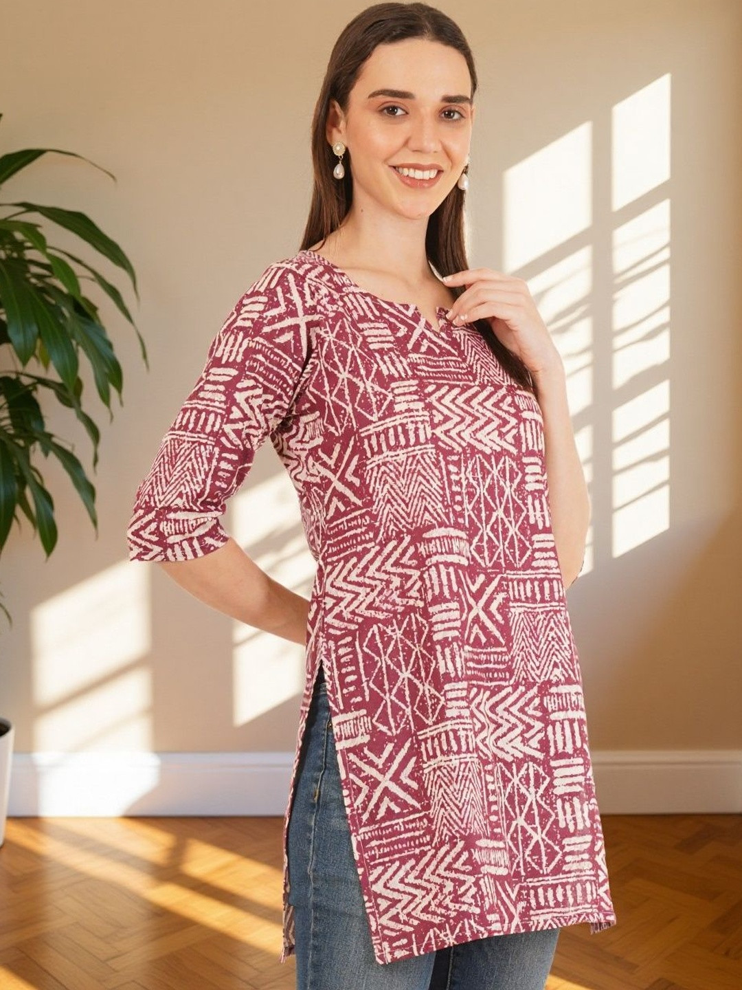 Brownverse Women Ethnic Motifs Printed Round Neck Pure Cotton Straight Jaipuri Short Kurti