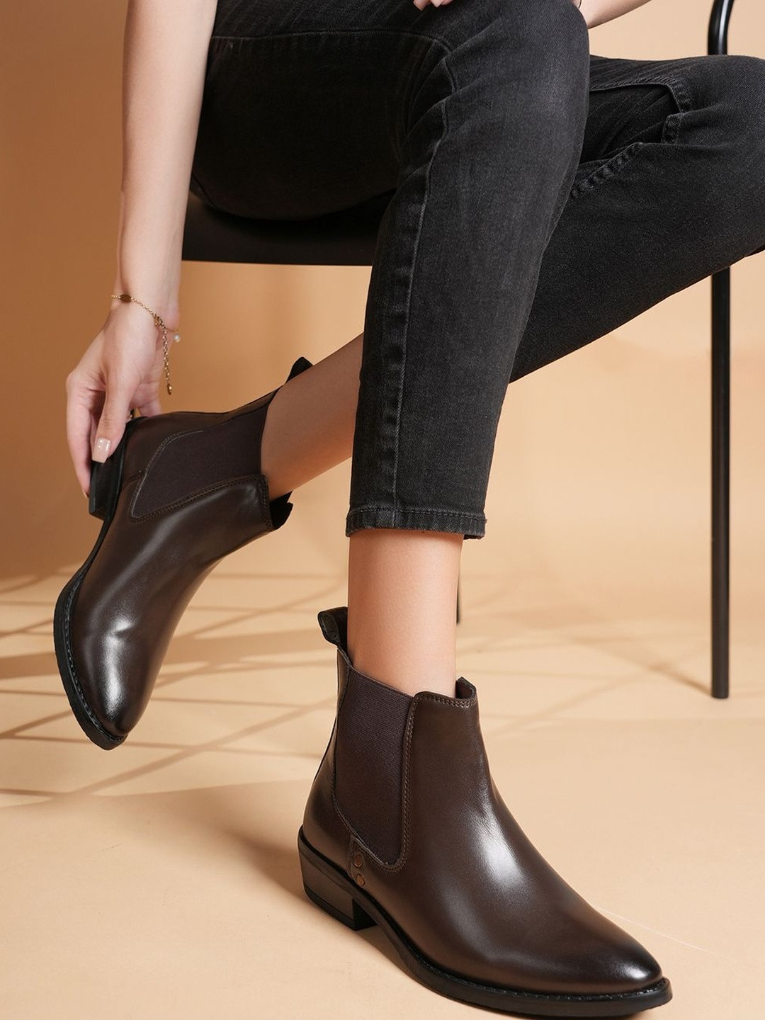 The Roadster Lifestyle Co. Women Pointed Toe Textured Blocked Heels Chelsea Boots
