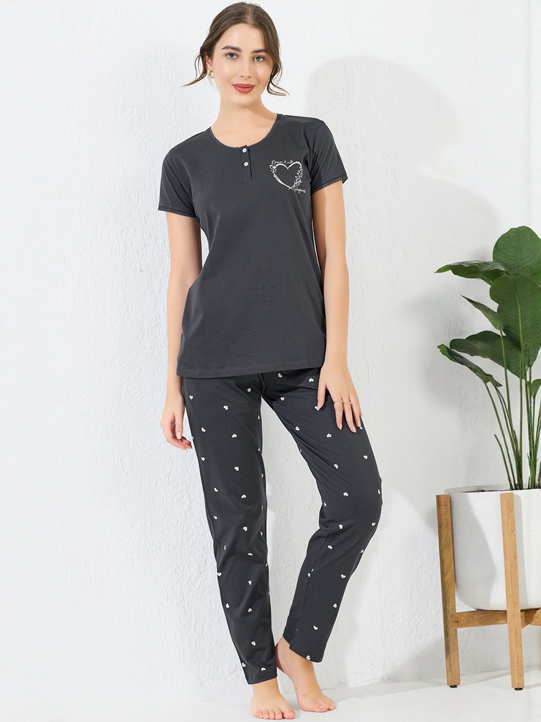 QUIRA Women Printed Night suit