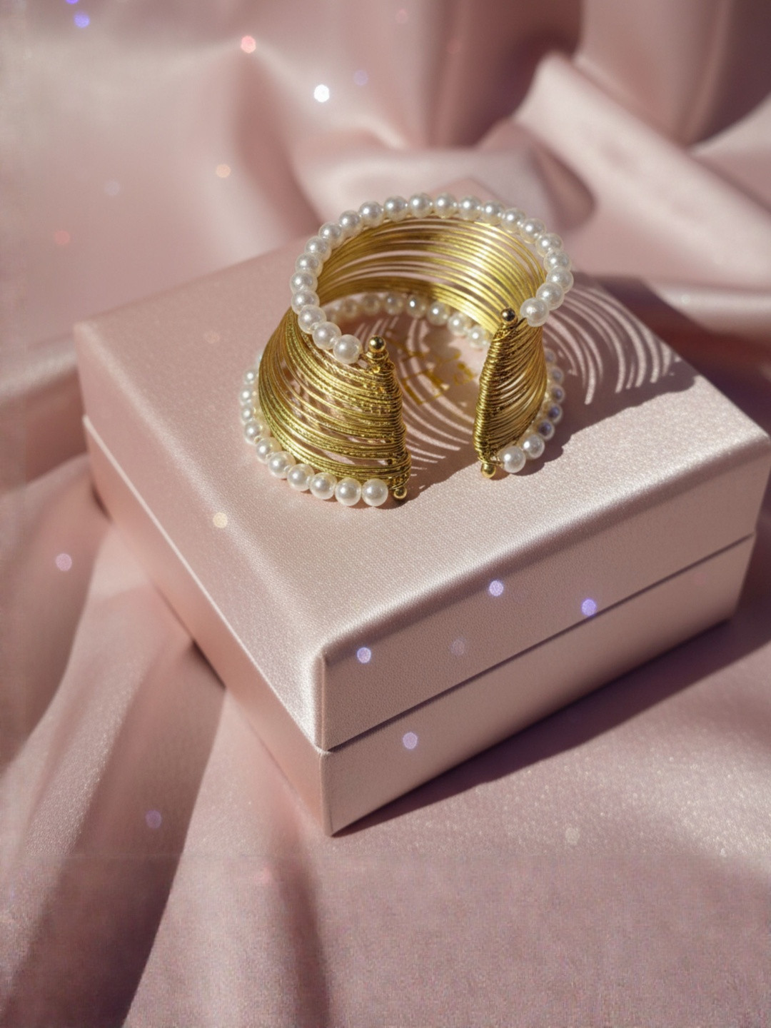 ORANGENYSHA Gold-Plated Pearls Baeded Cuff Bracelet