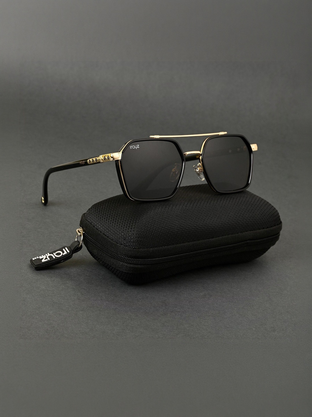 Irayz Men Black Polarized UV Protected Square Sunglasses