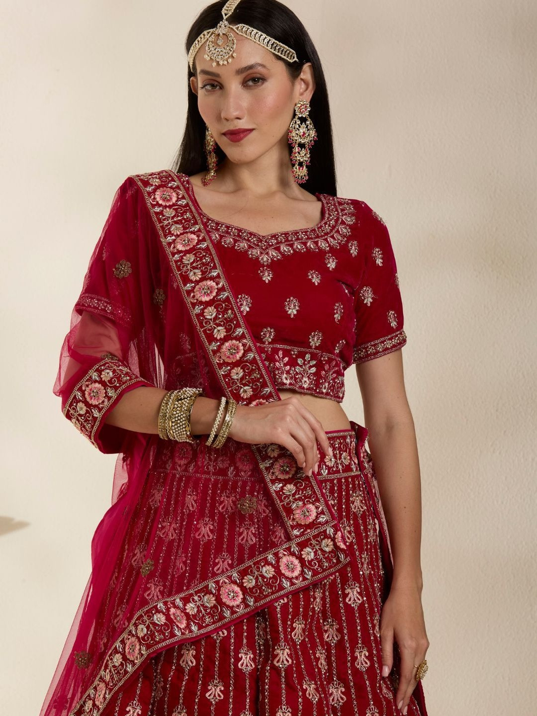 DESIGN ELEMENTS Embroidered Thread Work Semi-Stitched Lehenga & Blouse With Dupatta