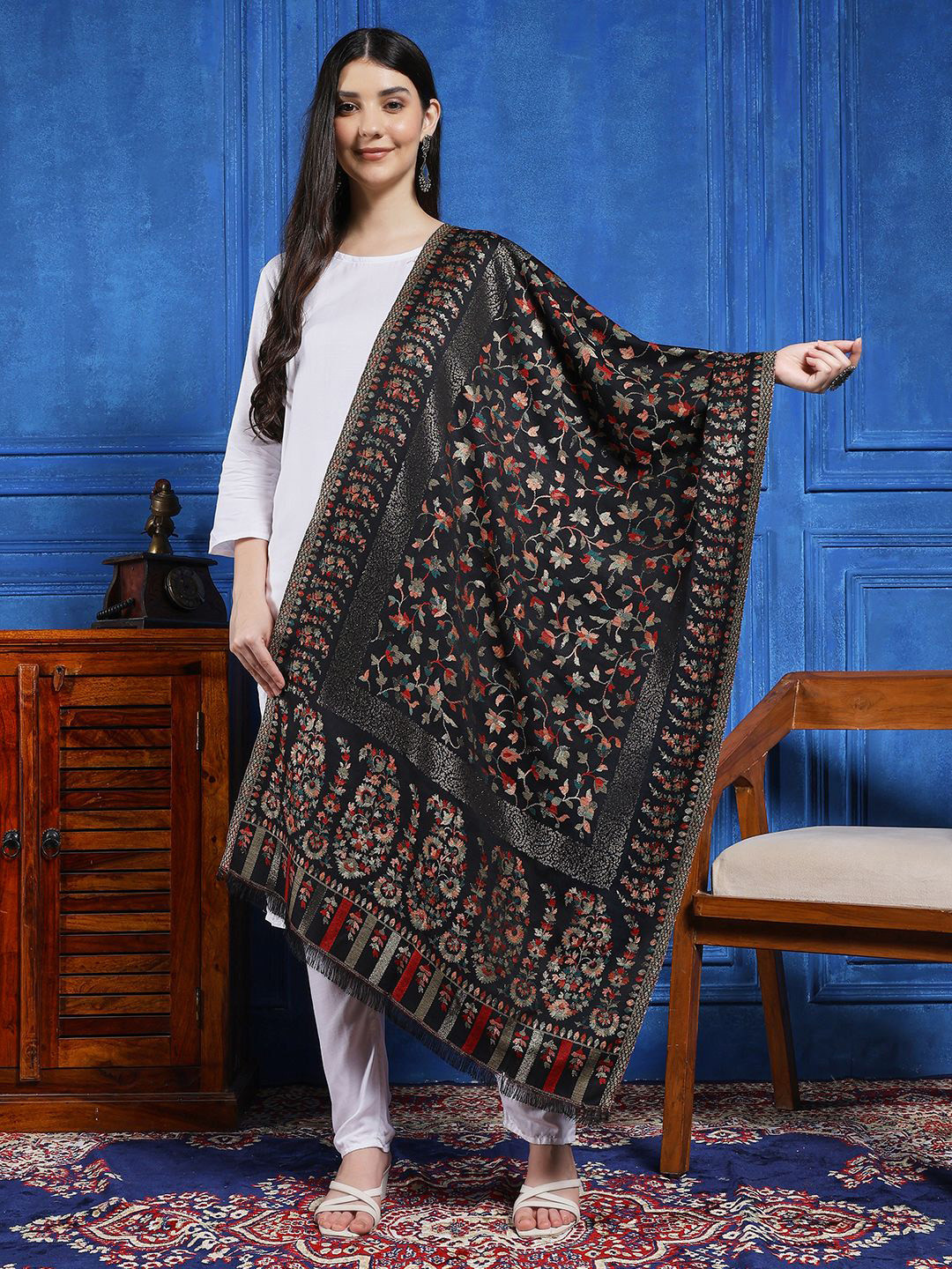 HANDICRAFT PALACE Paisley Woven Design Frayed Boarder Woollen Stole
