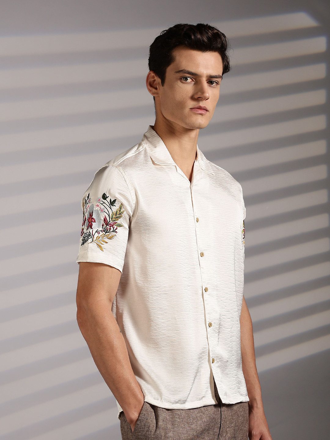 Eszett Men Textured Linen Shirts