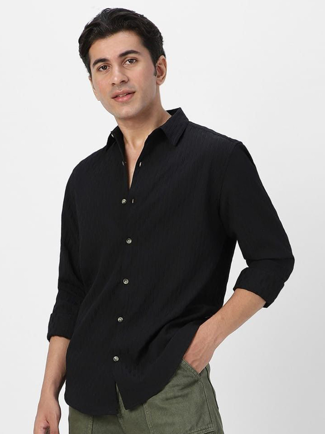 OQUENT Textured Spread Collar Standard Slim Fit Casual Shirt