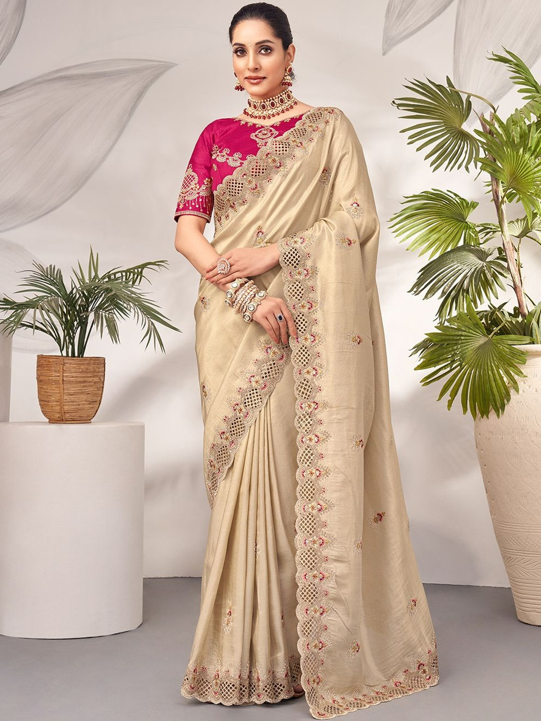 Arron Creats Women Ethnic Motifs Embroidered Tissue Saree