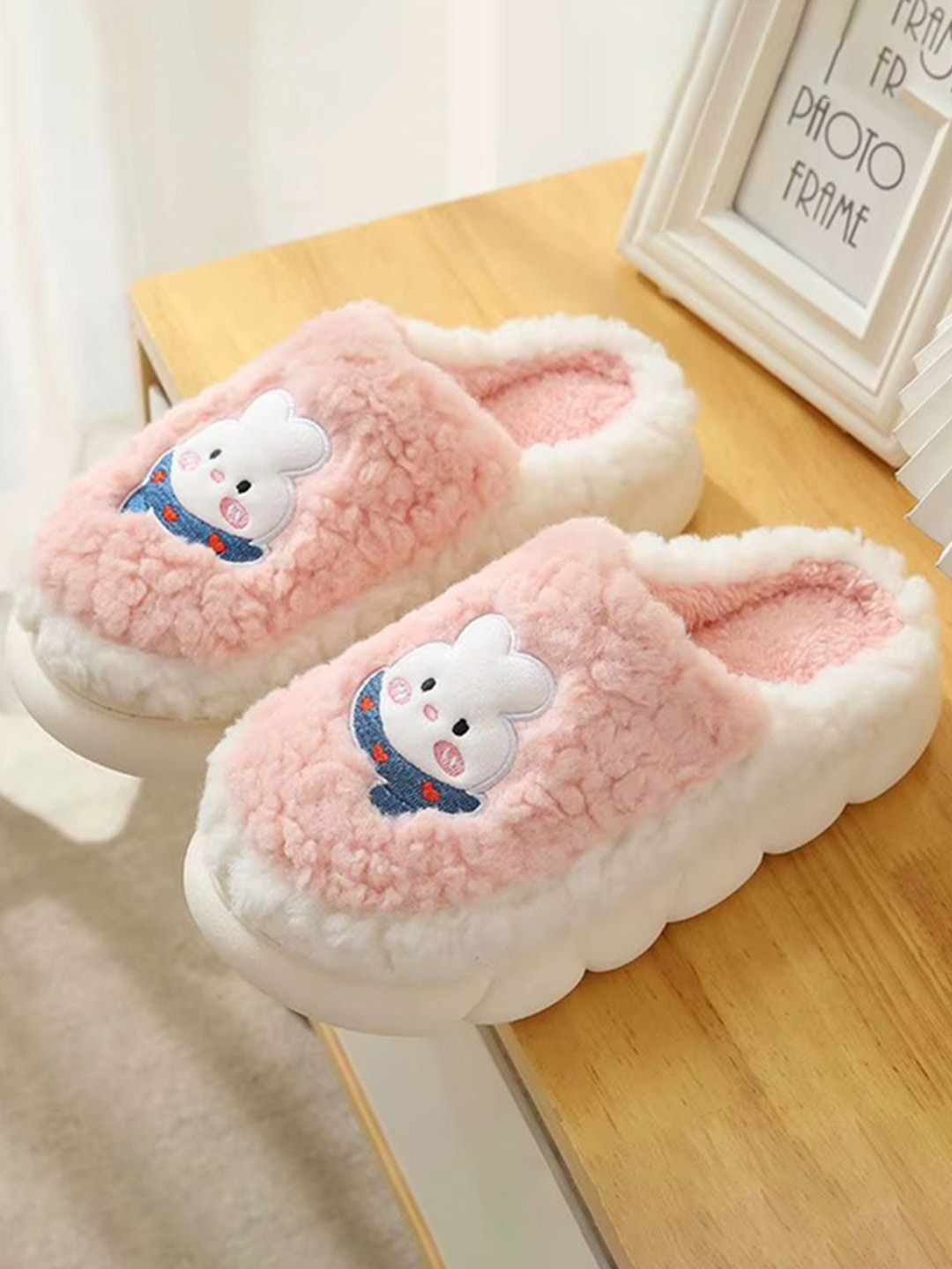 INDUS CLOUD Women Embellished Room Slippers