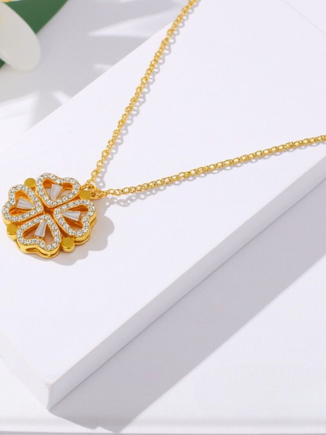 DressBerry Women Gold-plated Multi Wearing Clover Open Hearts Magnetic Necklace