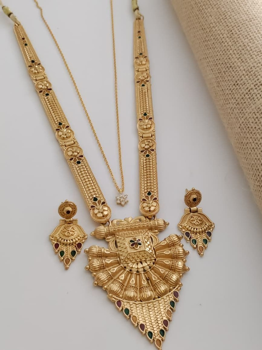 OM KRISHIV COLLECTION Gold-Plated Stoned Studded Necklace & Earrings With Pendant & Chain