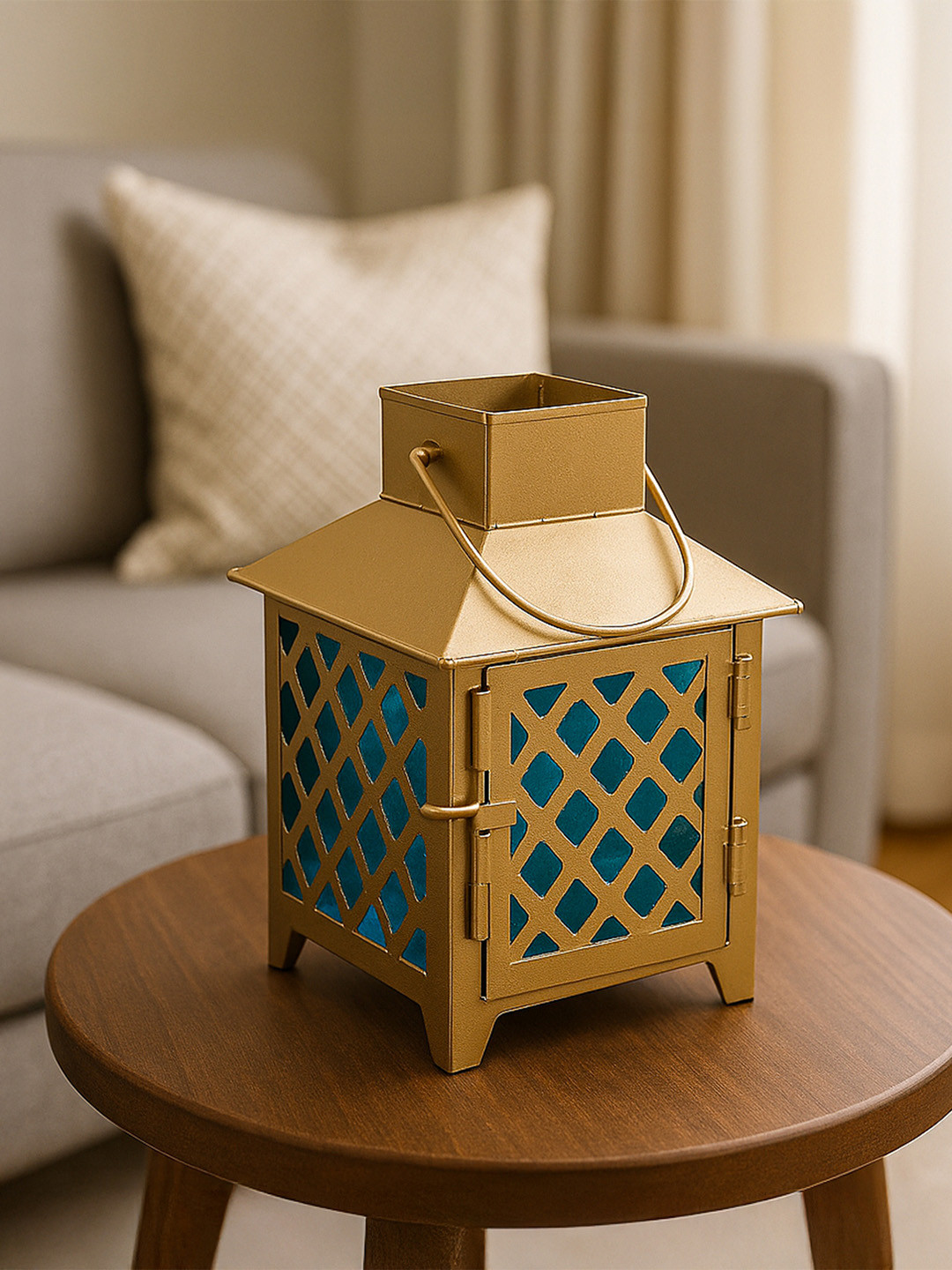 MARKET99 Gold-Toned & Blue Cut Work Candle Holder