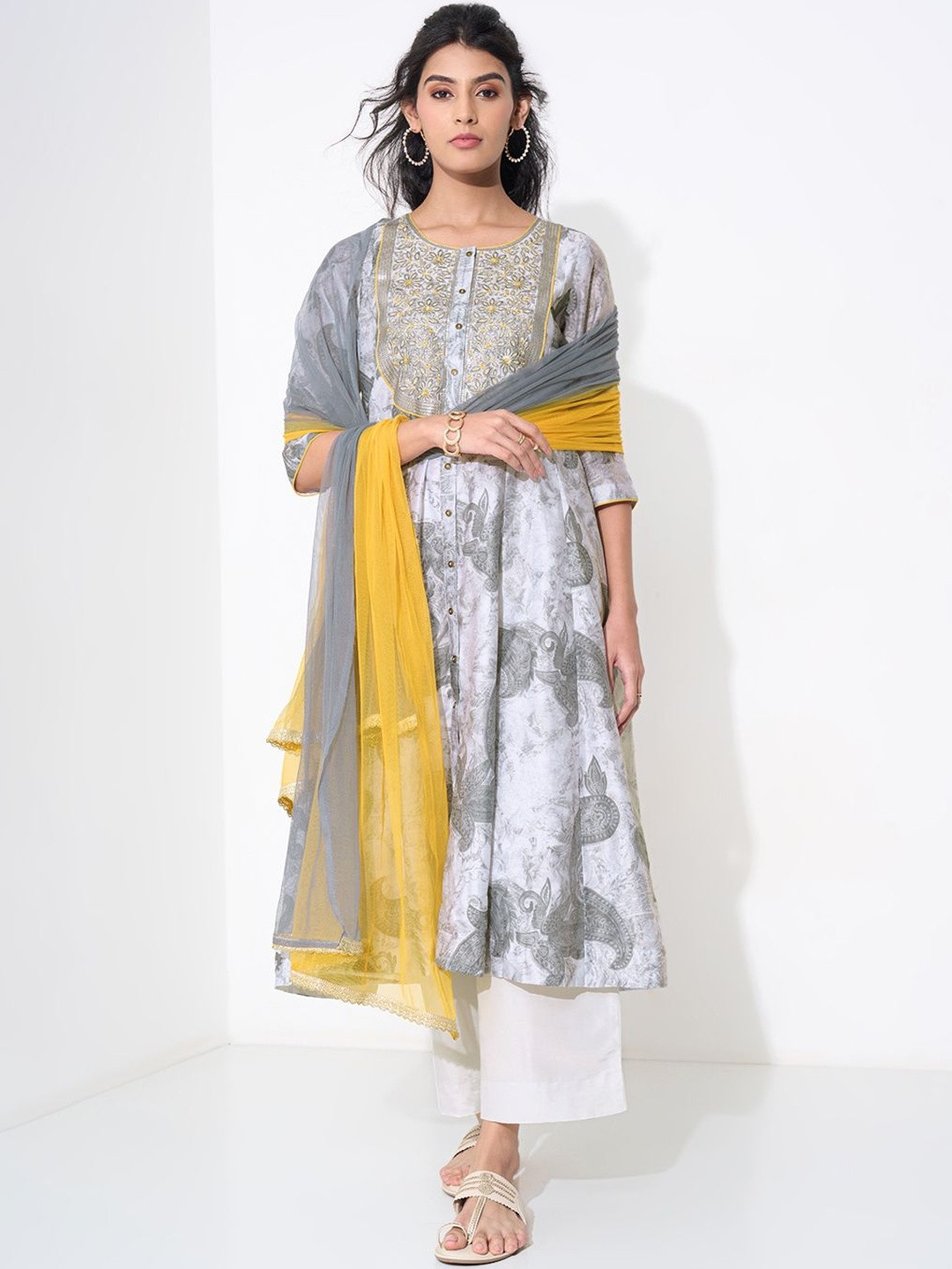 RANGMANCH BY PANTALOONS Women Ethnic Motifs Printed Regular Kurta Set