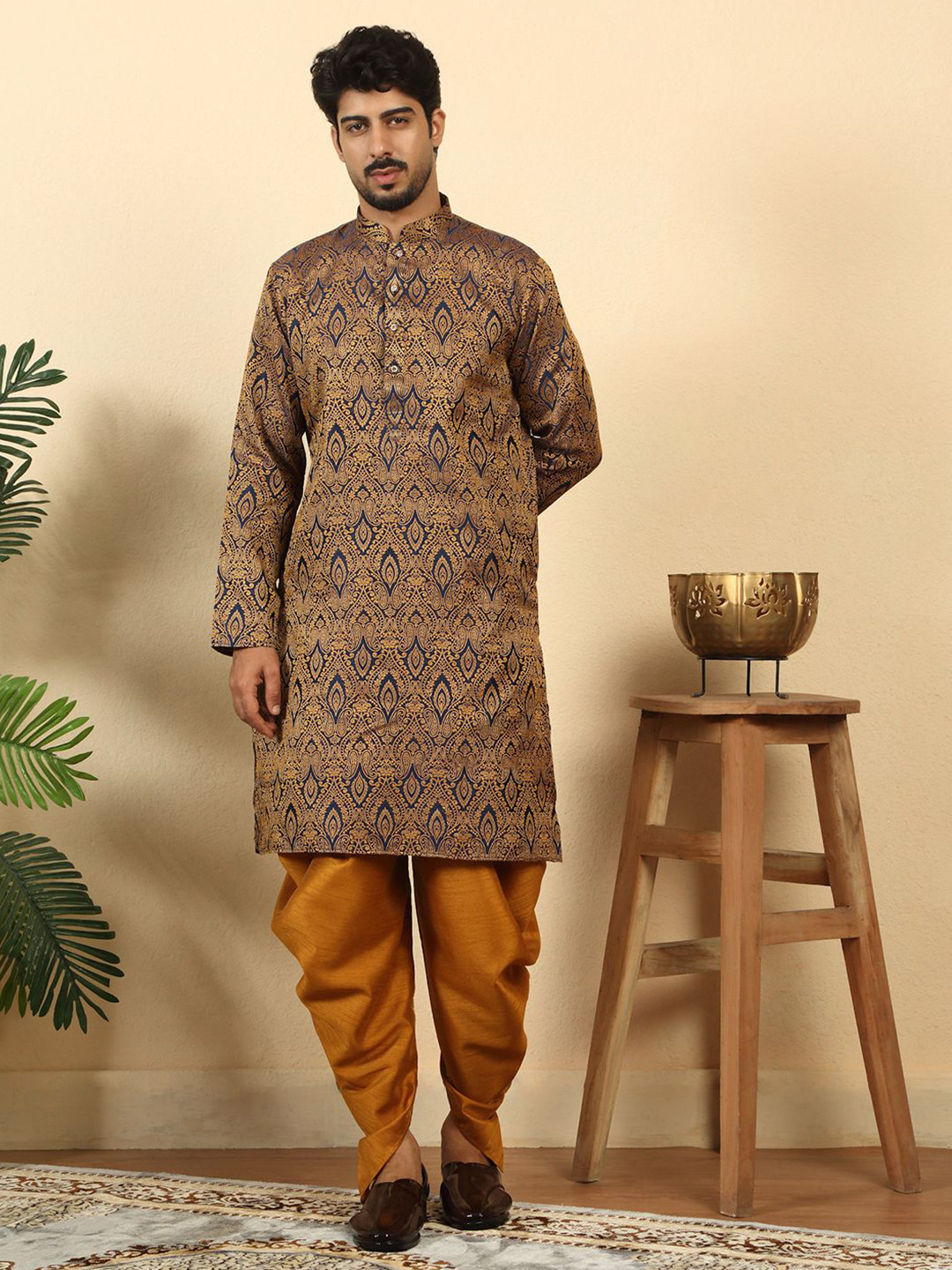 KRAFT INDIA Men Silk Blend Straight Jacquard Kurta