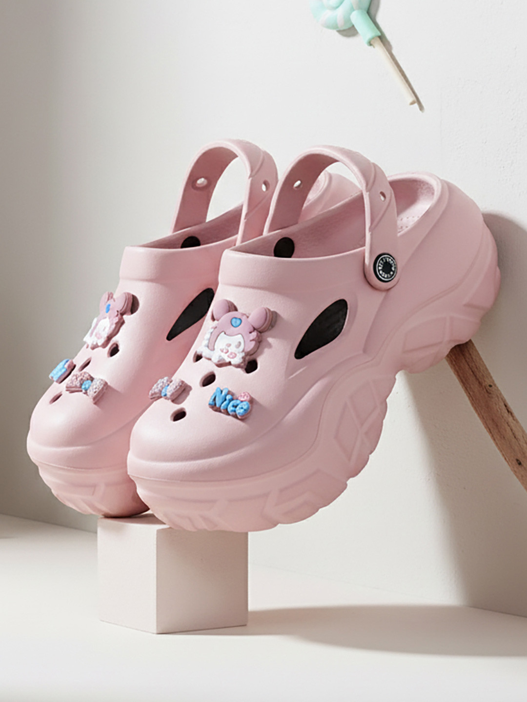 TRASE Women Self Design Clogs