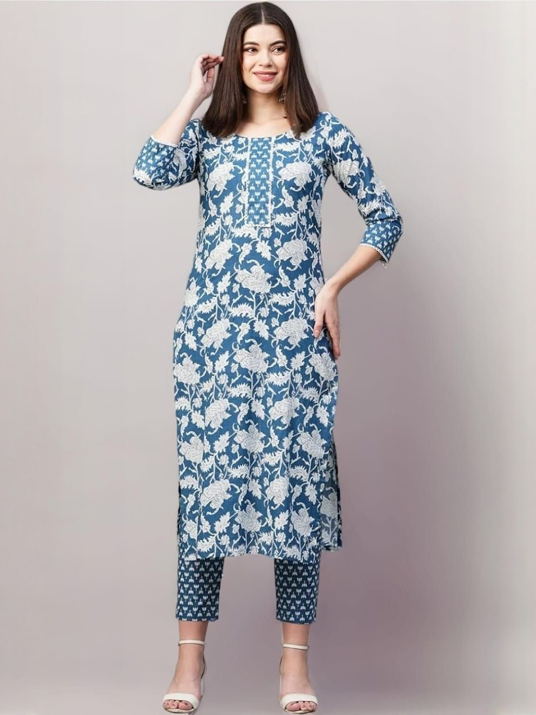 Doongari Wala Women Floral Printed Regular Kurta with Trousers