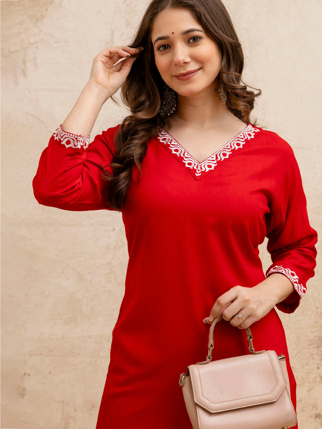 Pjyot by surhi Women Thread Work V-Neck Straight Kurta