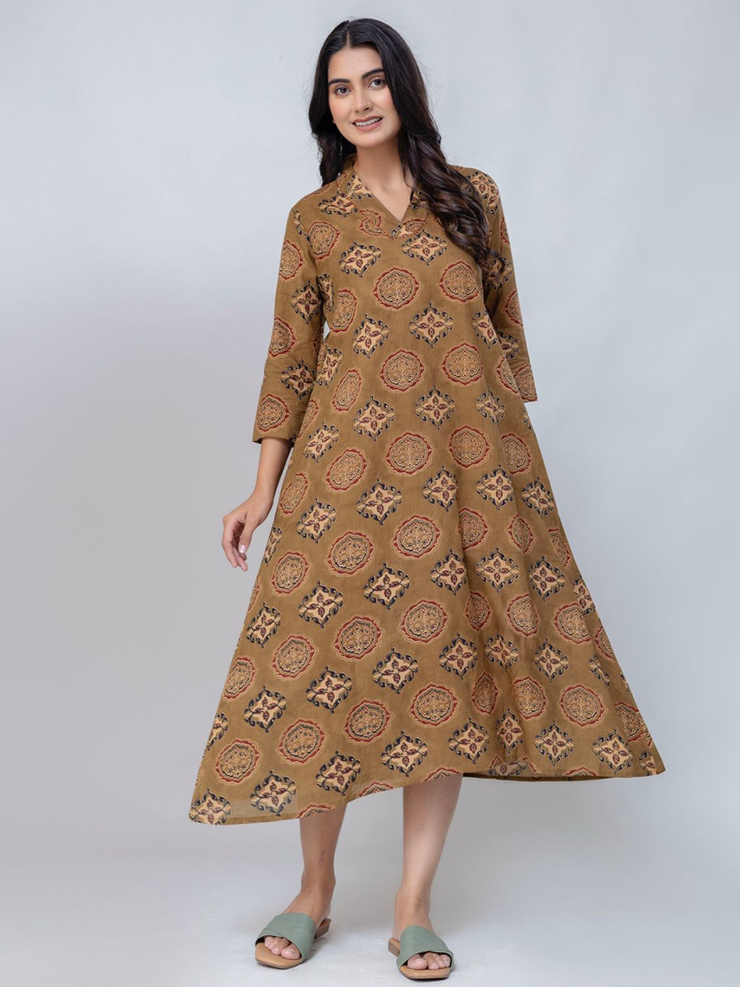 krambica Women Ethnic Motifs Printed Relax Fit V-Neck A-Line Midi Dress