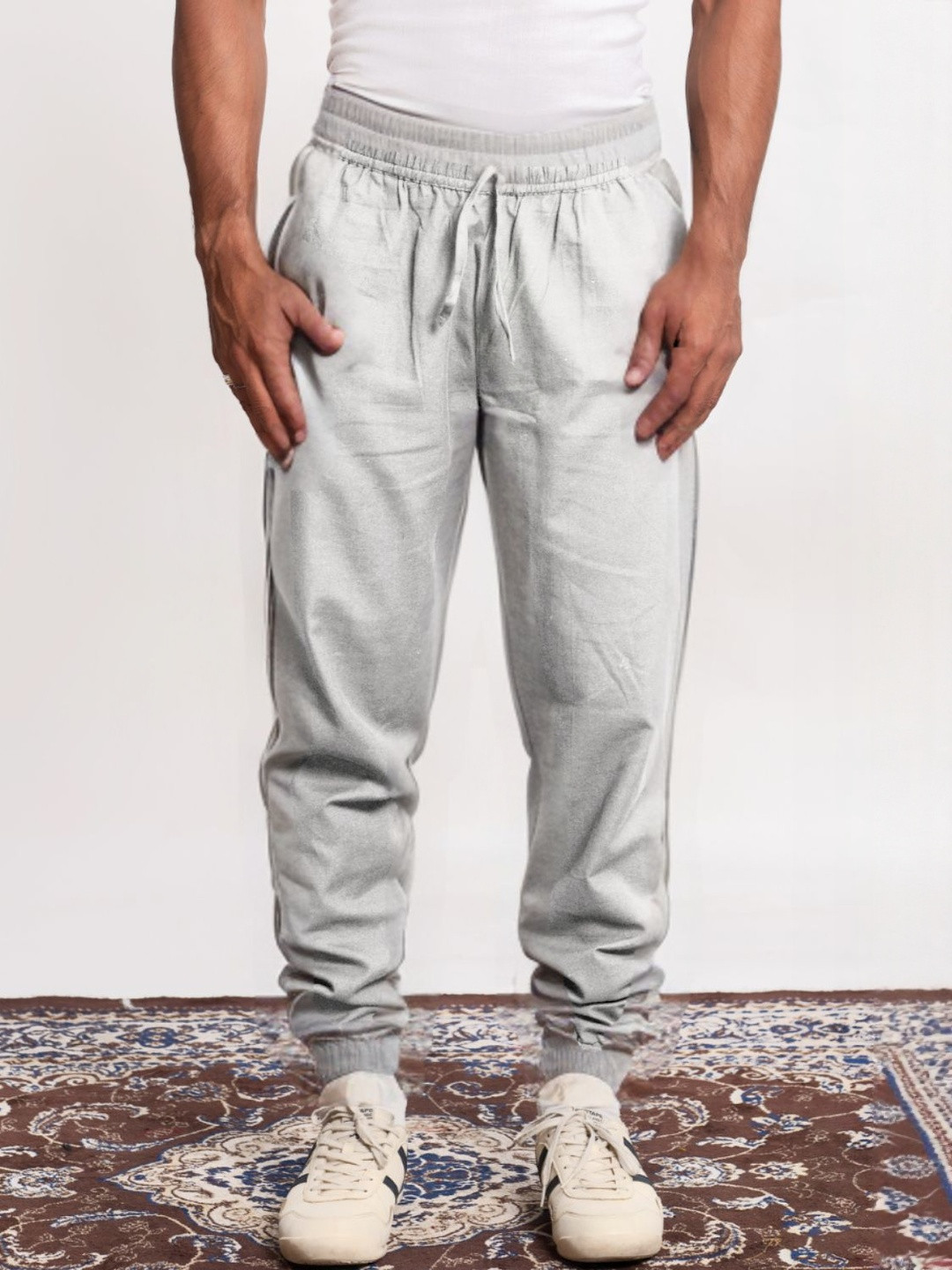 JAIPUR GLOBAL Men Relaxed Mid-Rise Drawstring Flat-Front Plain Jogger
