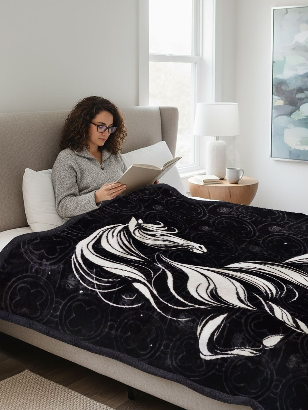 Arrabi Black & White Horse Printed 1300 GSM Woollen Heavy Winter Blanket