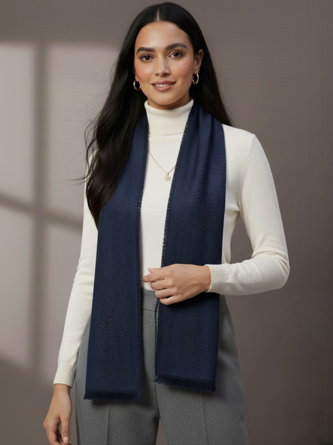 Zamour Women Zigzag Pattern Woolen Mufflers