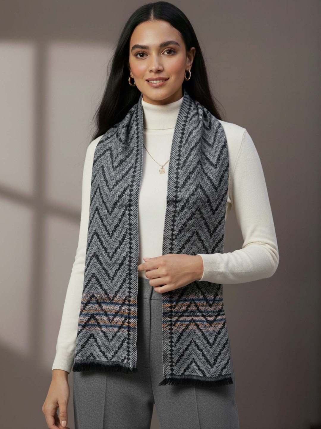 Zamour Women Zigzag Pattern Woolen Mufflers