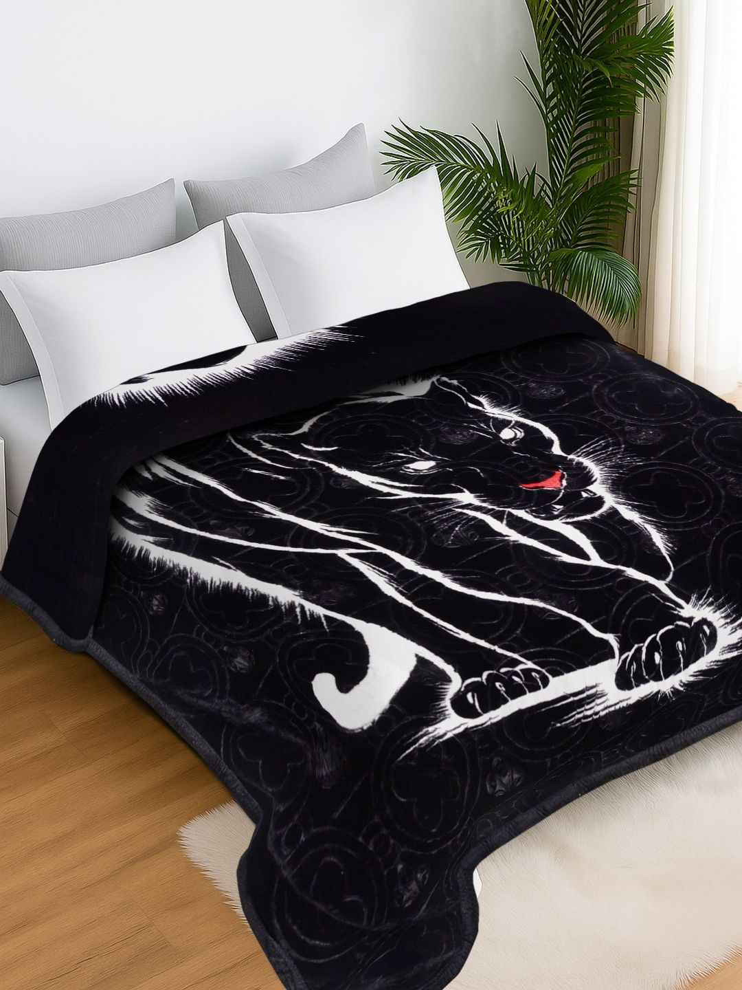 Arrabi Black & White Panther Printed 1300 GSM Woollen Heavy Winter Blanket