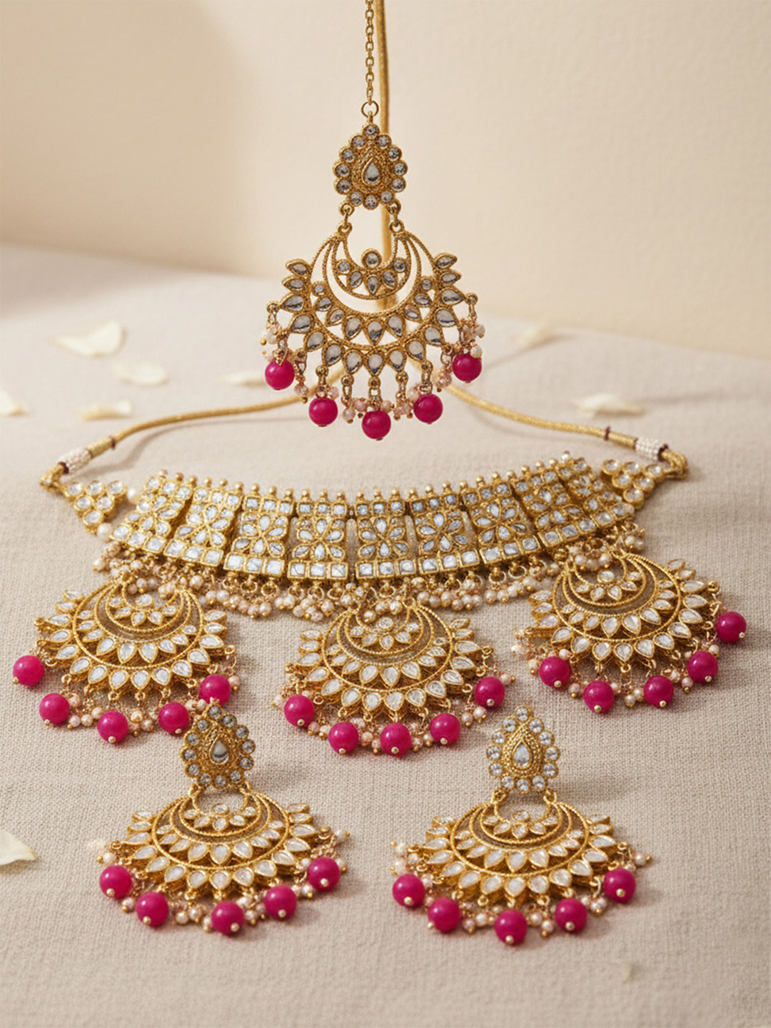 KARATCART Pink-Toned & Gold Plated Kundan Handcrafted Necklace With Earrings & Maang Tikka