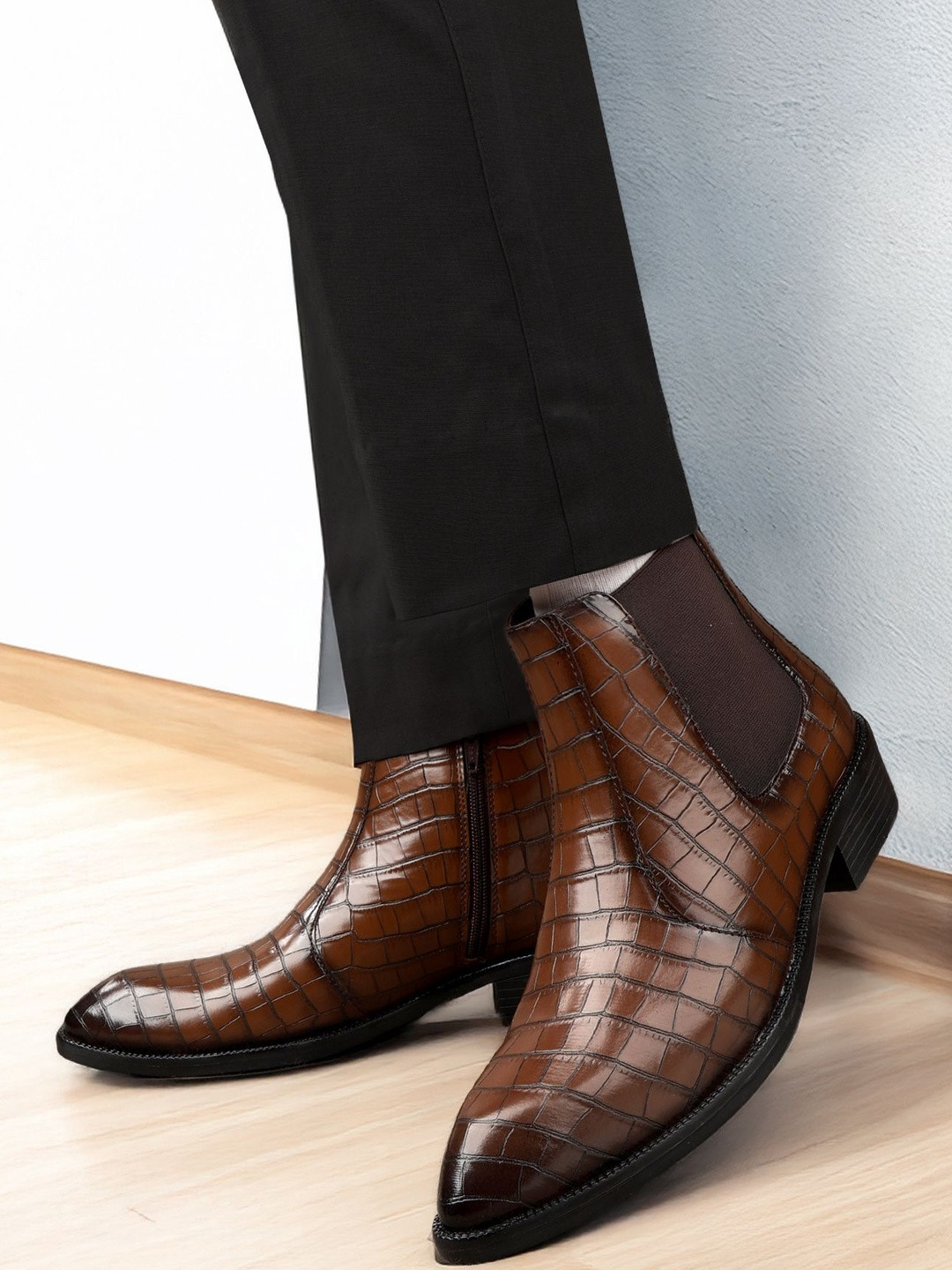 Bxxy Textured Pointed Toe Ankle-Length Chelsea Boots