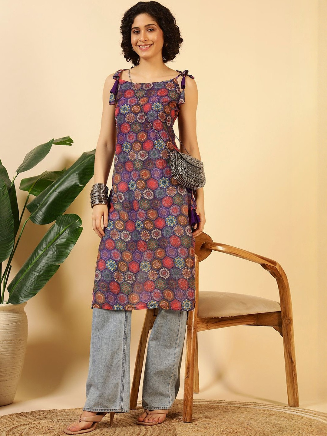 LIPS CROWN Women Floral Printed Shoulder Straps Kurti
