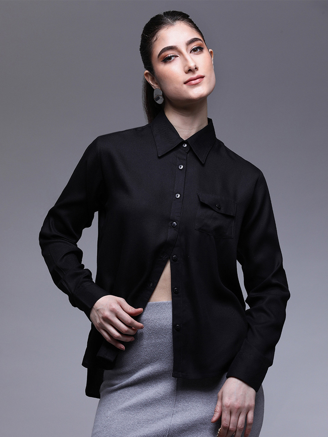 Paper Cut Oversized Spread Collar Front Pocket Solid Casual Shirt