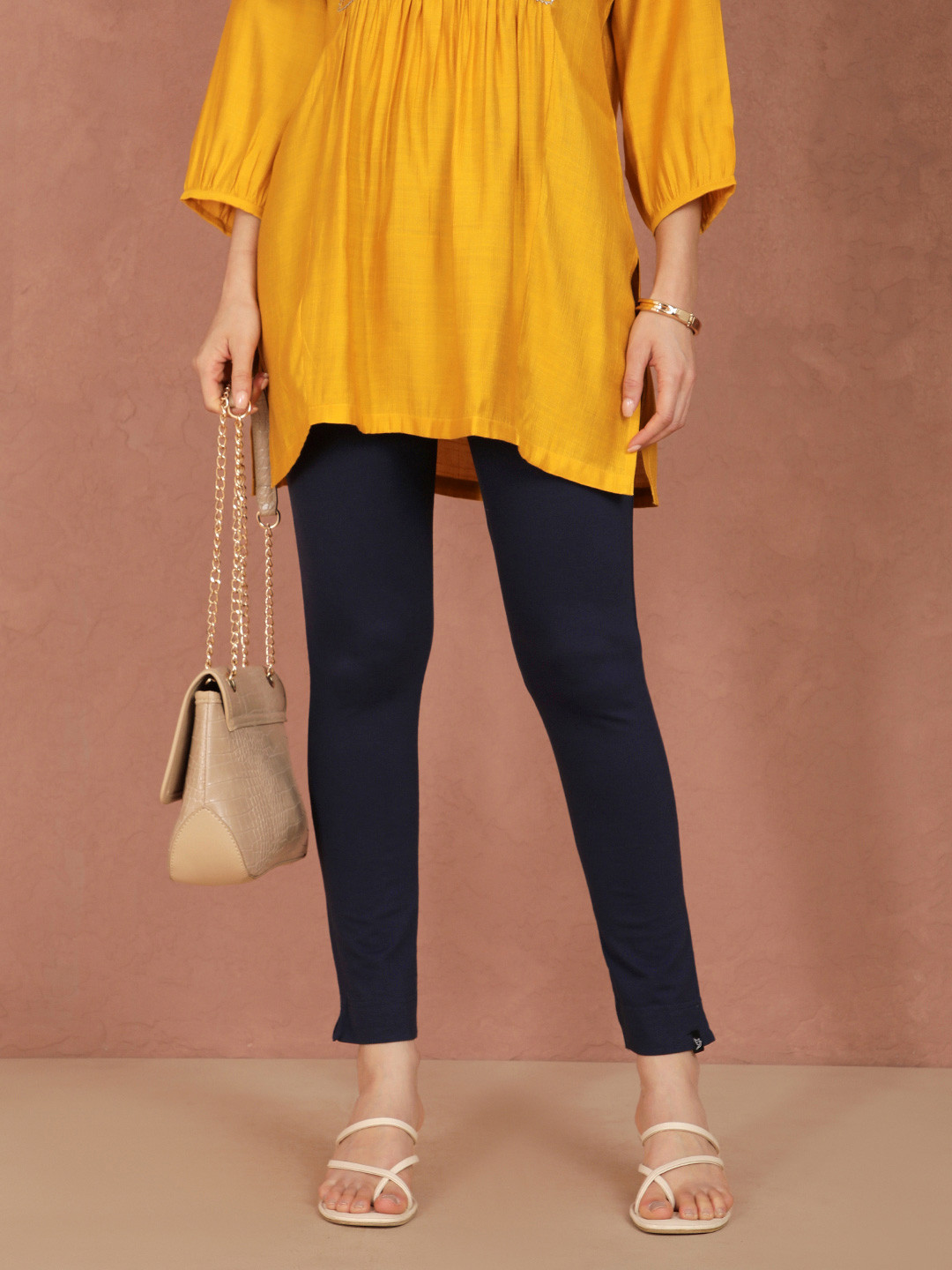 TWIN BIRDS Women Regular Fit Functional Pocket Sleek Ethnic Knitted Kurti Pant